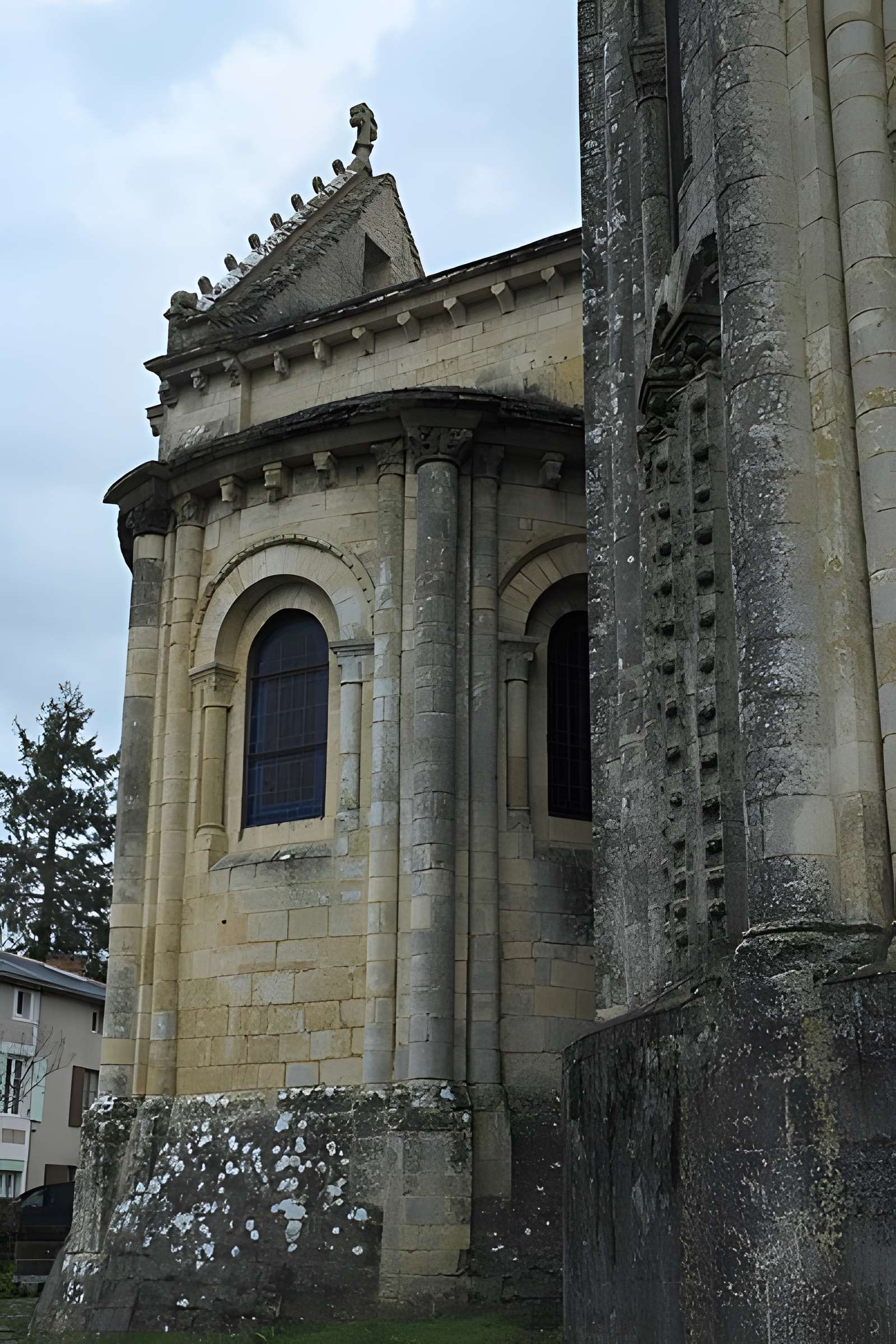Église Saint-Jean-Baptiste de Jazeneuil