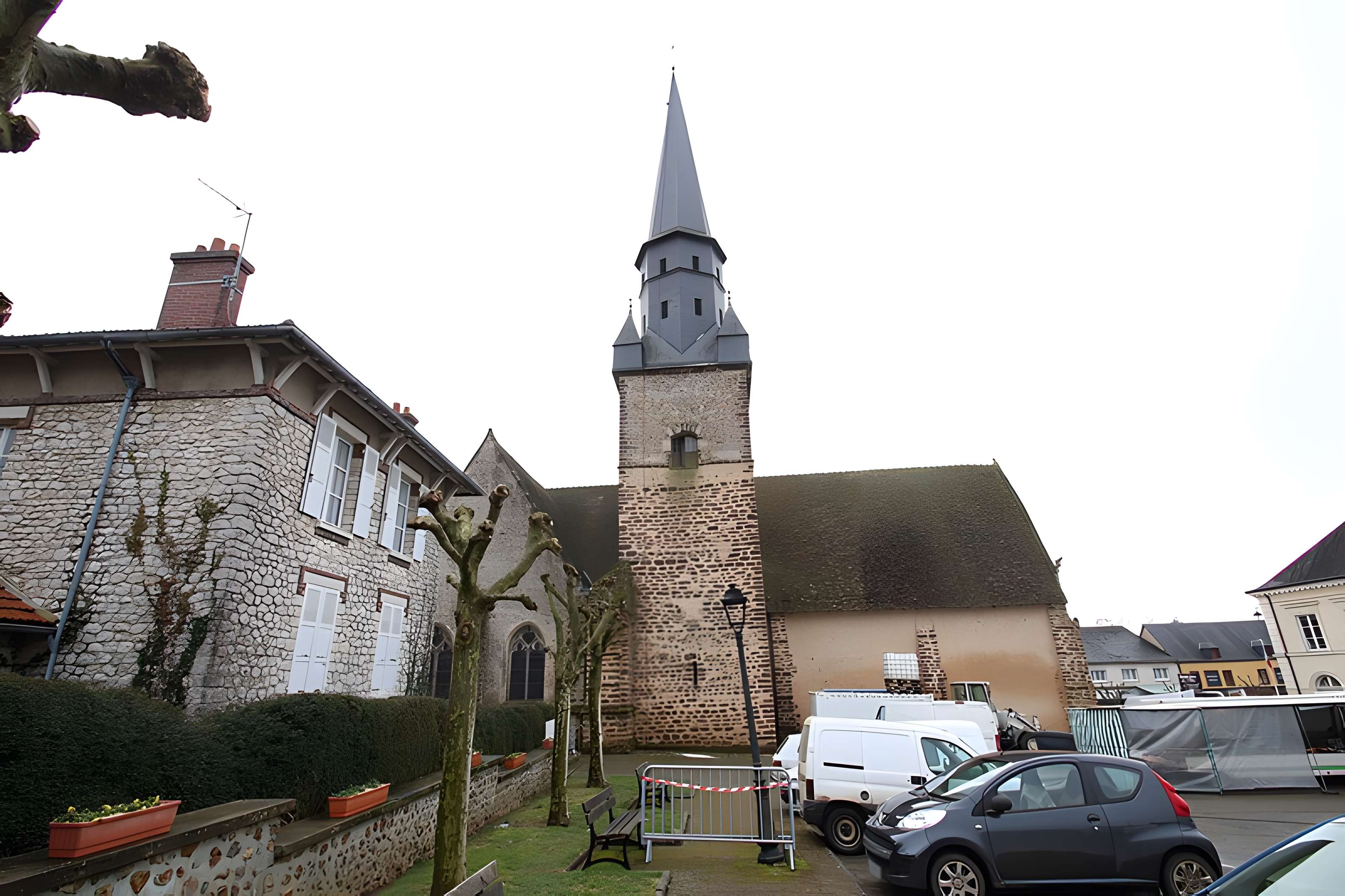 Église Saint-Jean-Baptiste de La Bazoche-Gouet
