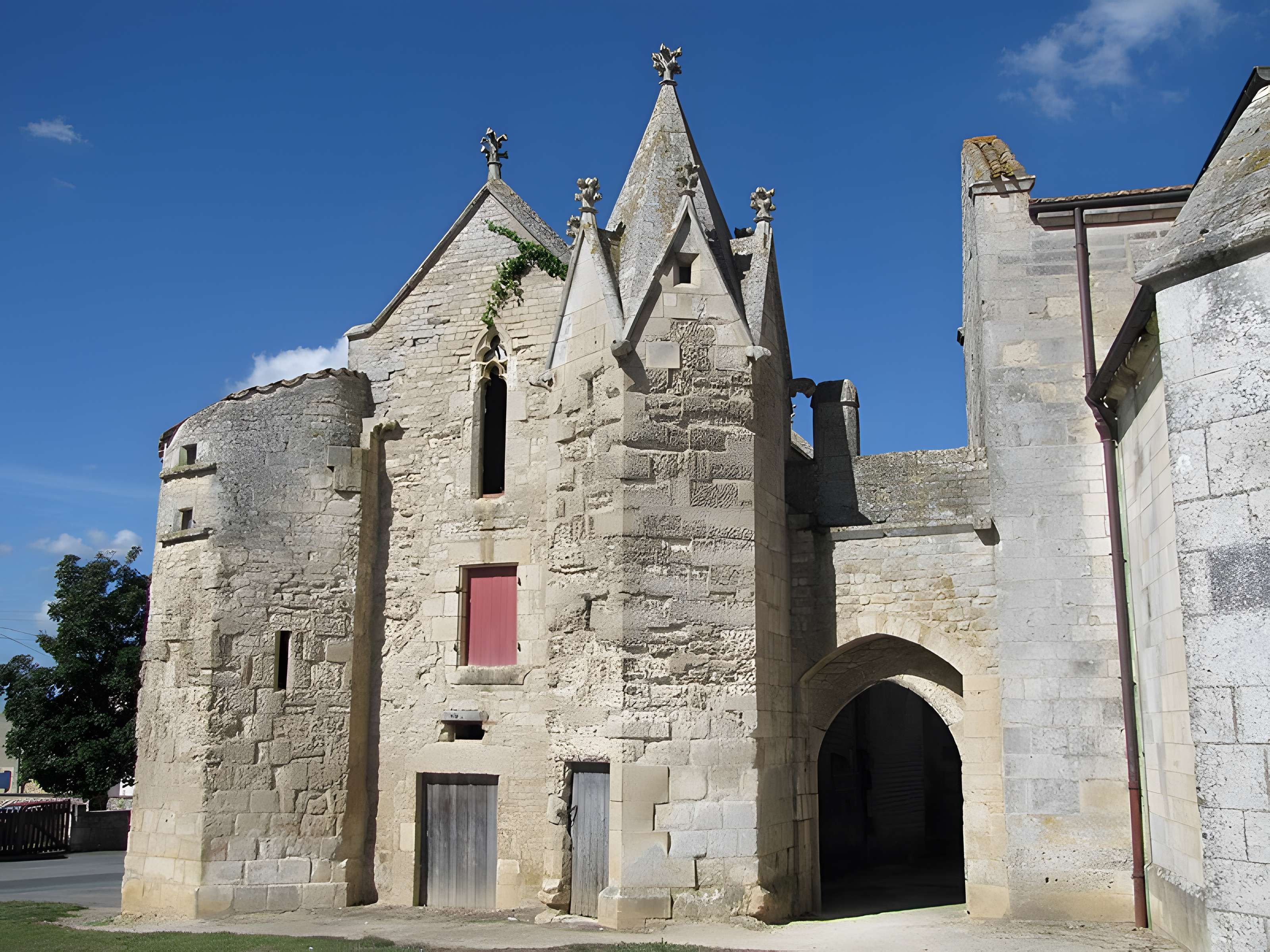 Église Saint-Nicolas des Magnils-Reigniers