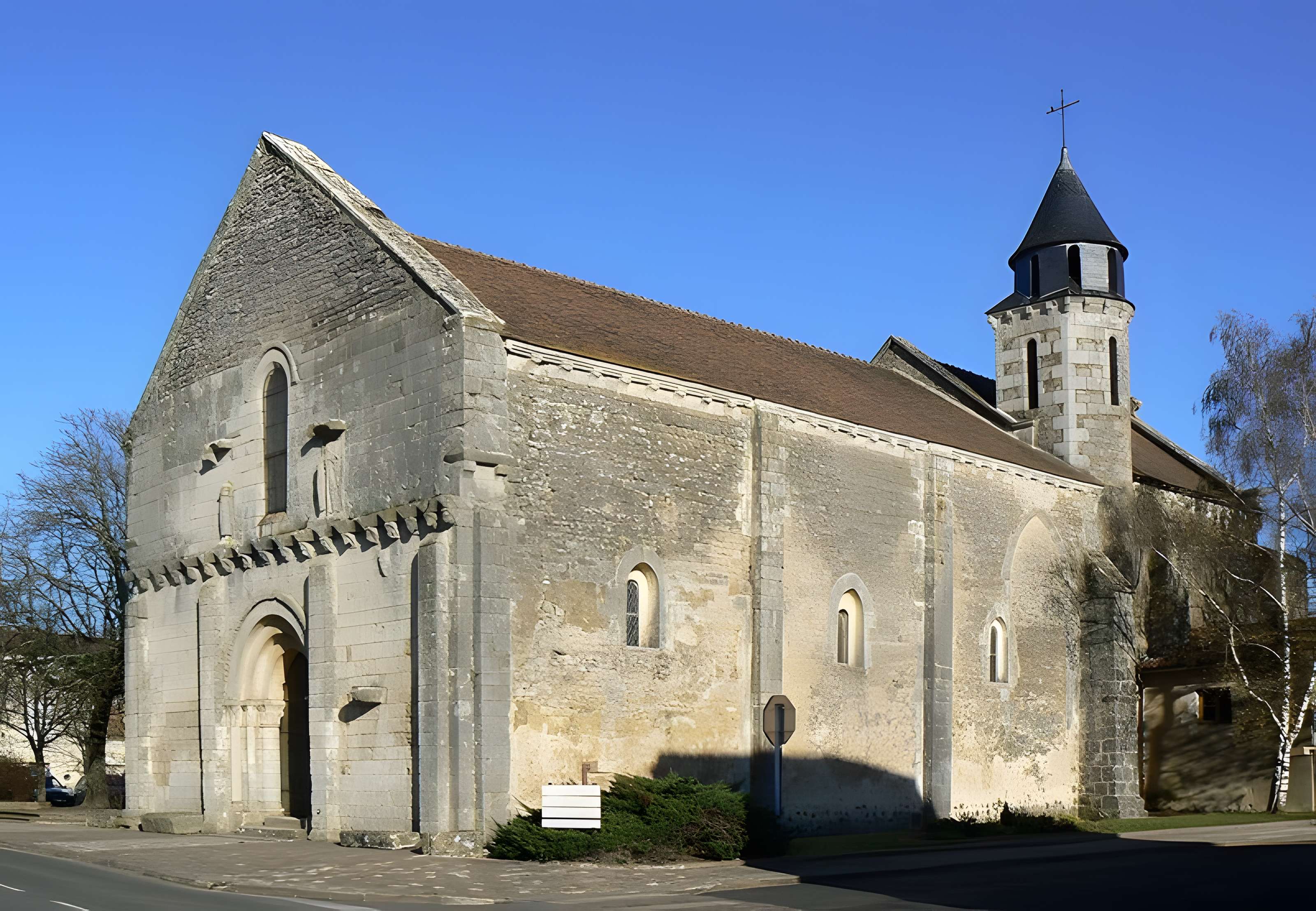 Église Saint-Jean-Baptiste de La Villedieu-du-Clain 