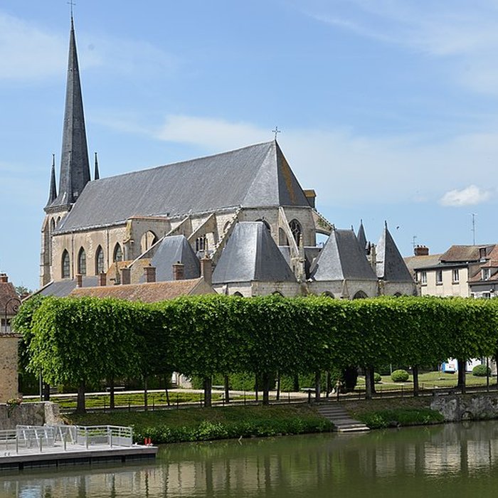 Photo de Église Saint-Jean-Baptiste de Nemours