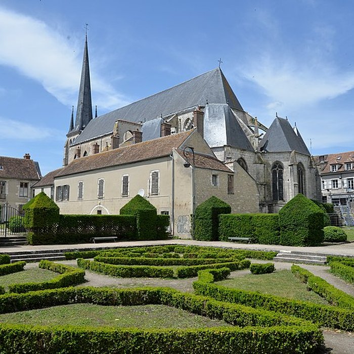 Photo de Église Saint-Jean-Baptiste de Nemours
