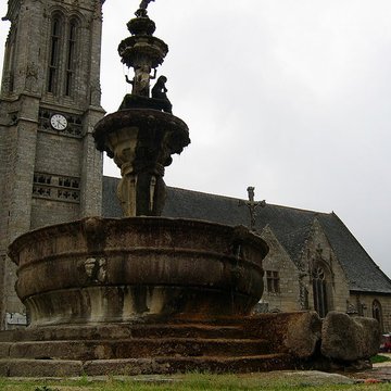 Église Saint-Jean-Baptiste de Saint-Jean-du-Doigt