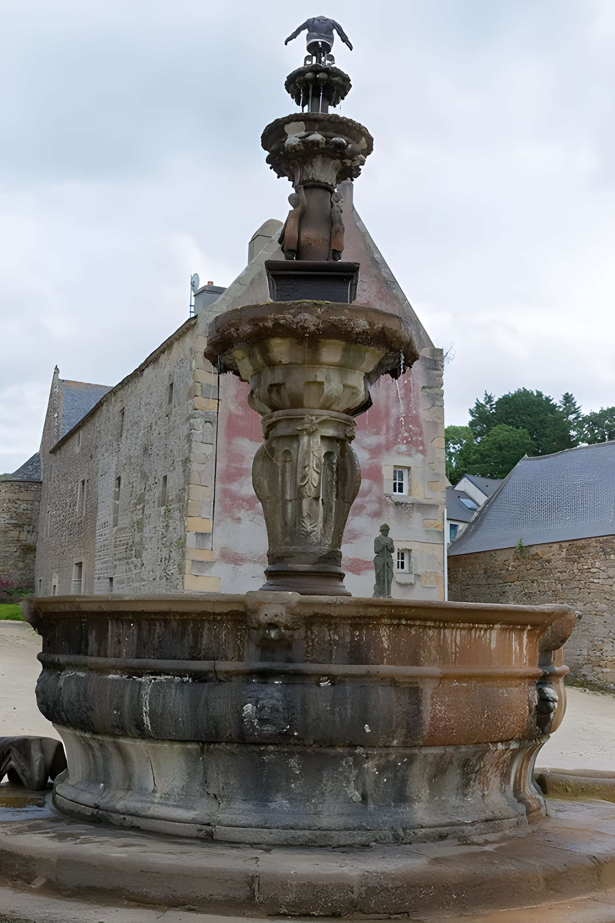 Église Saint-Jean-Baptiste de Saint-Jean-du-Doigt