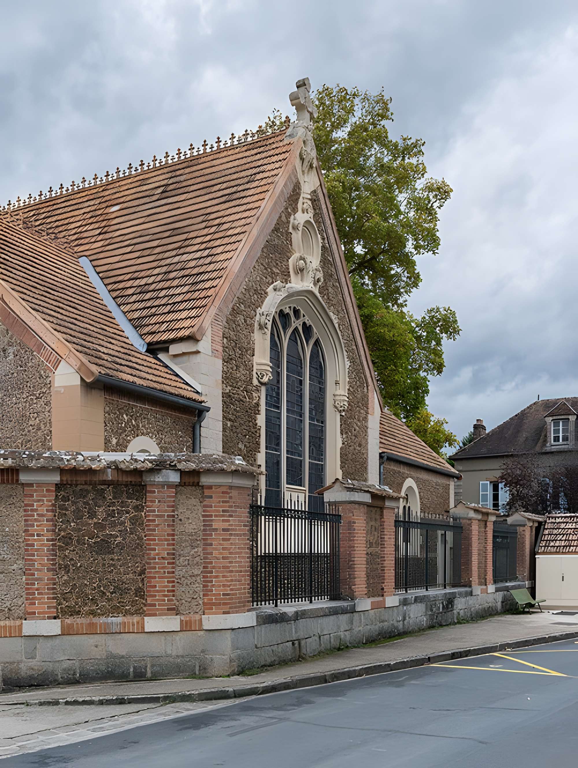 Église Saint-Julien de Chevry-en-Sereine