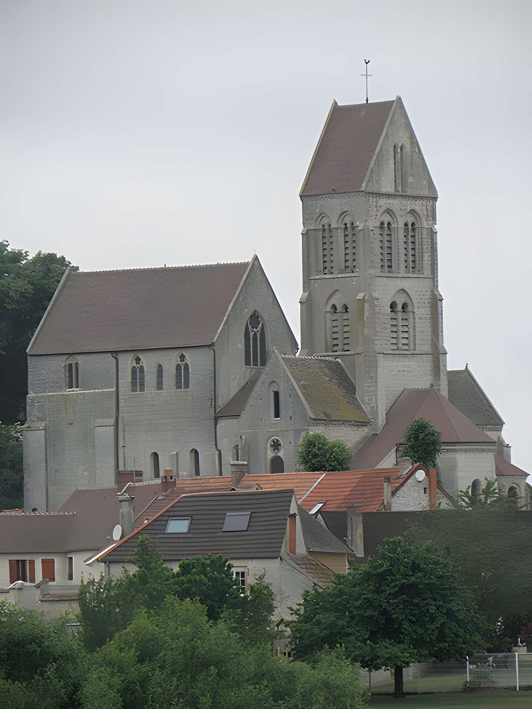 Église Saint-Julien de Courville