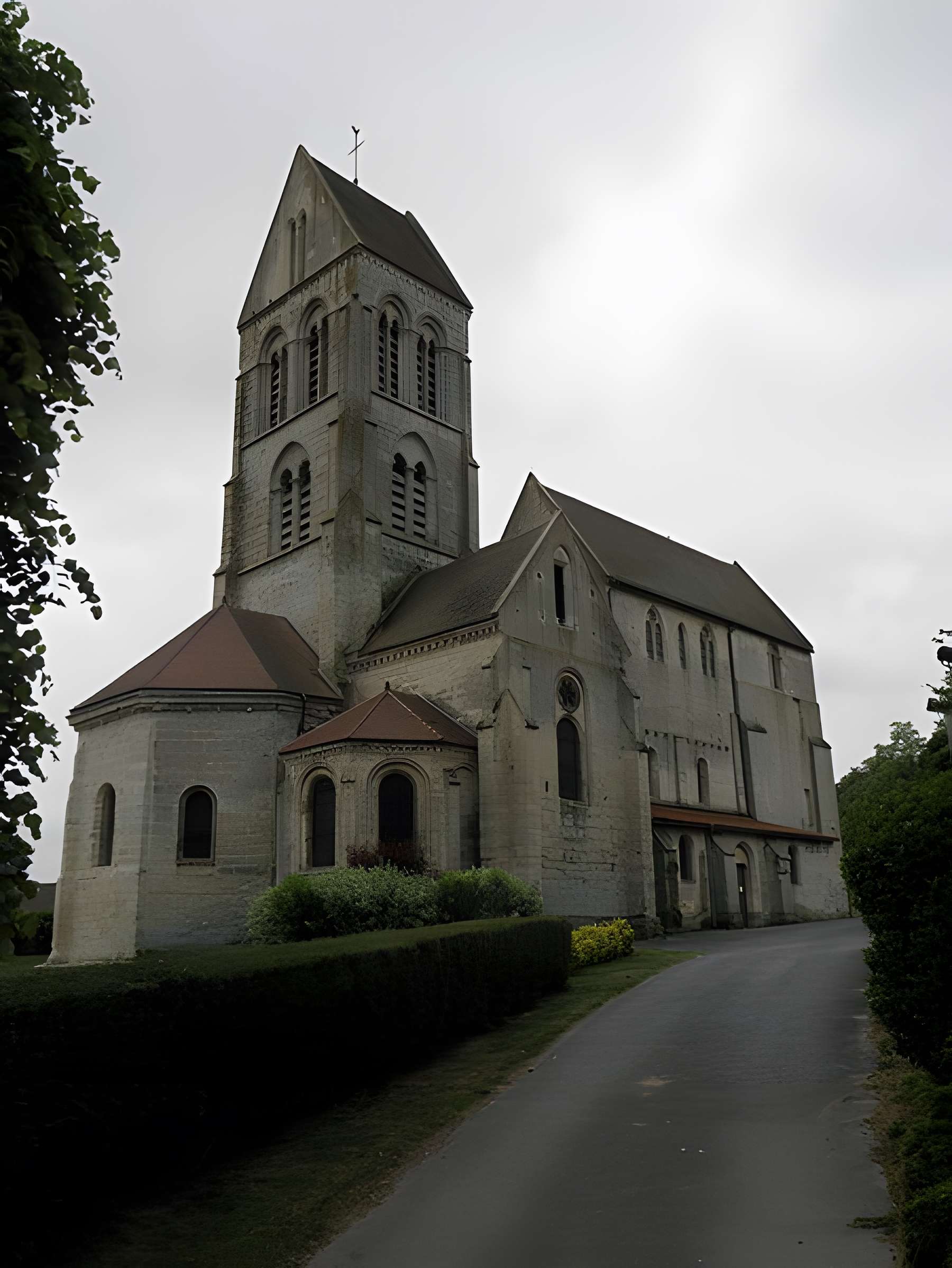 Église Saint-Julien de Courville