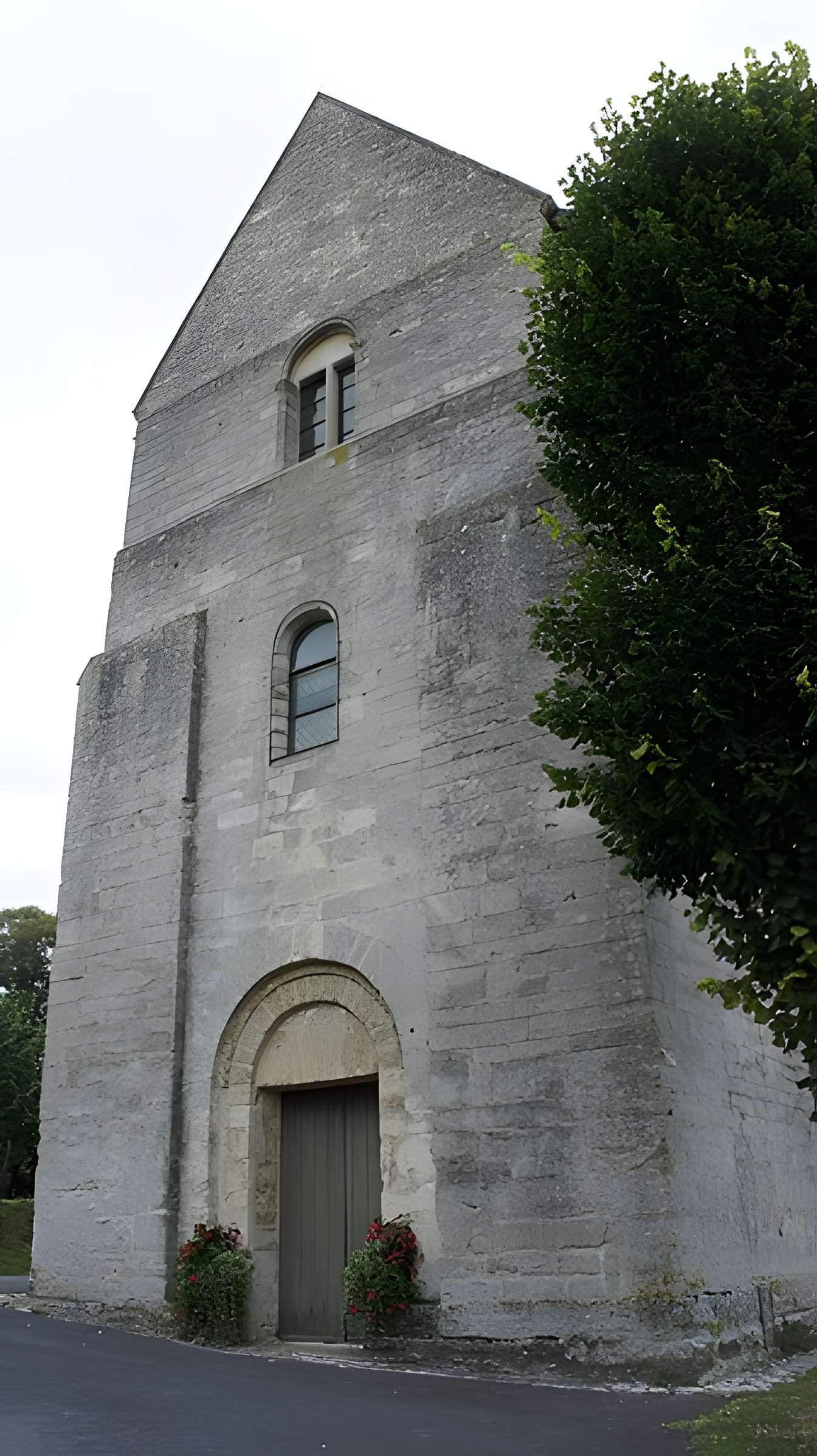 Église Saint-Julien de Courville