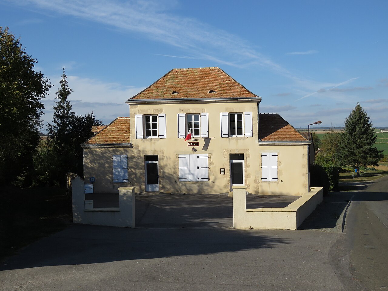 Église Saint-Julien de Montrenault