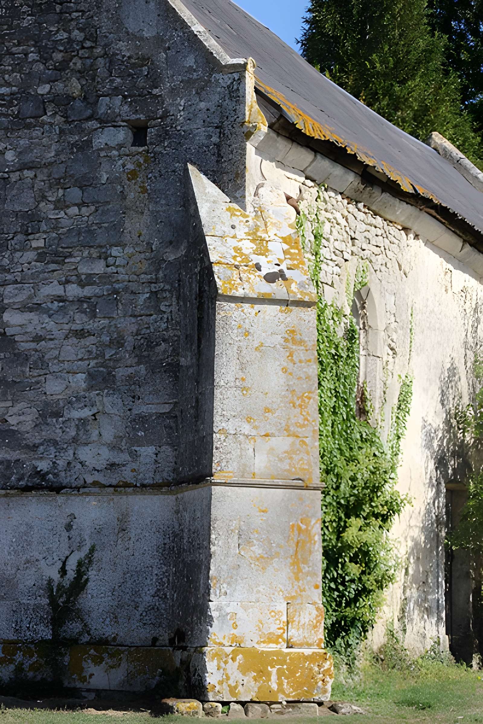 Église Saint-Julien de Montrenault