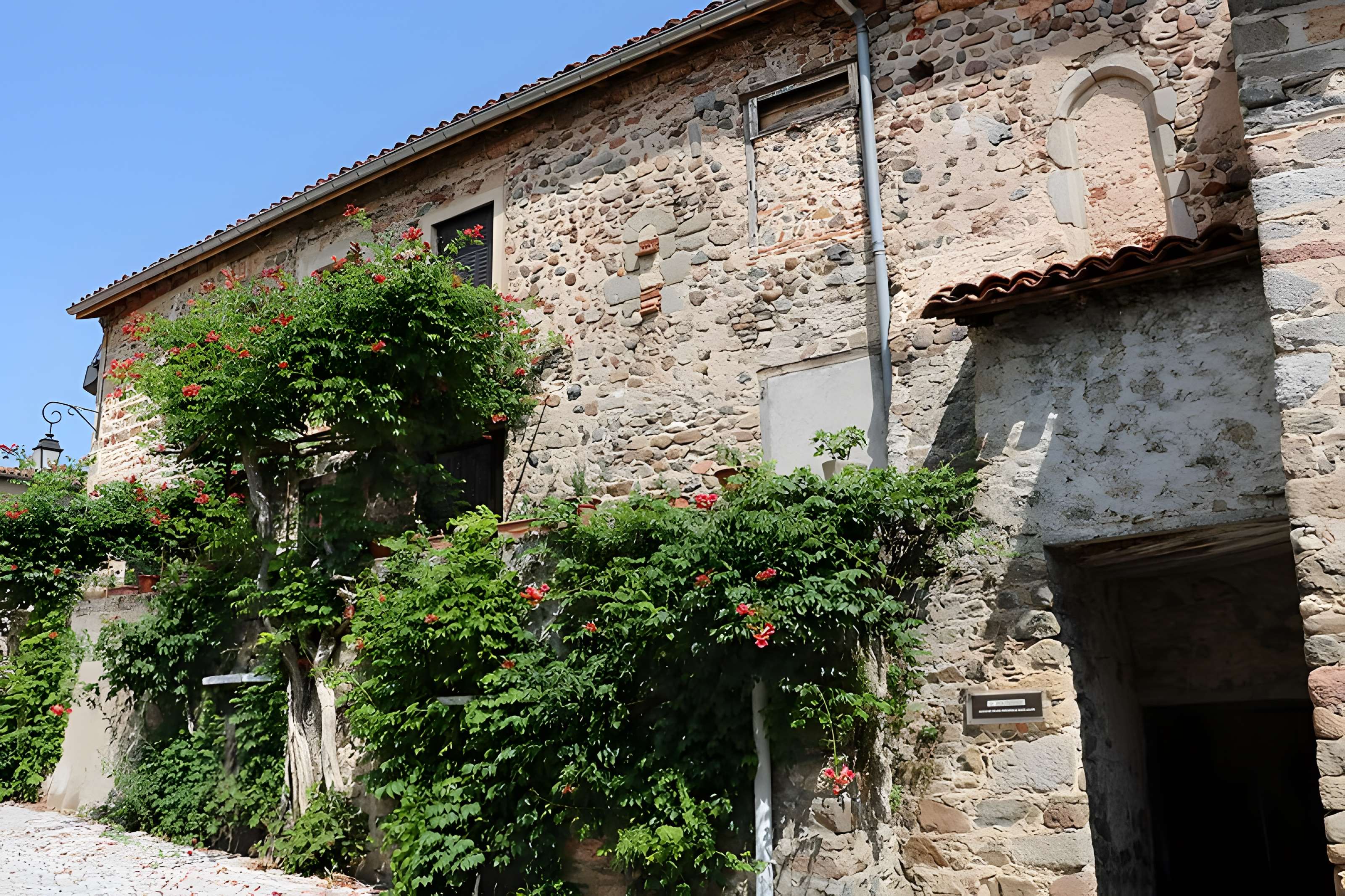 Église Saint-Julien de Pommiers