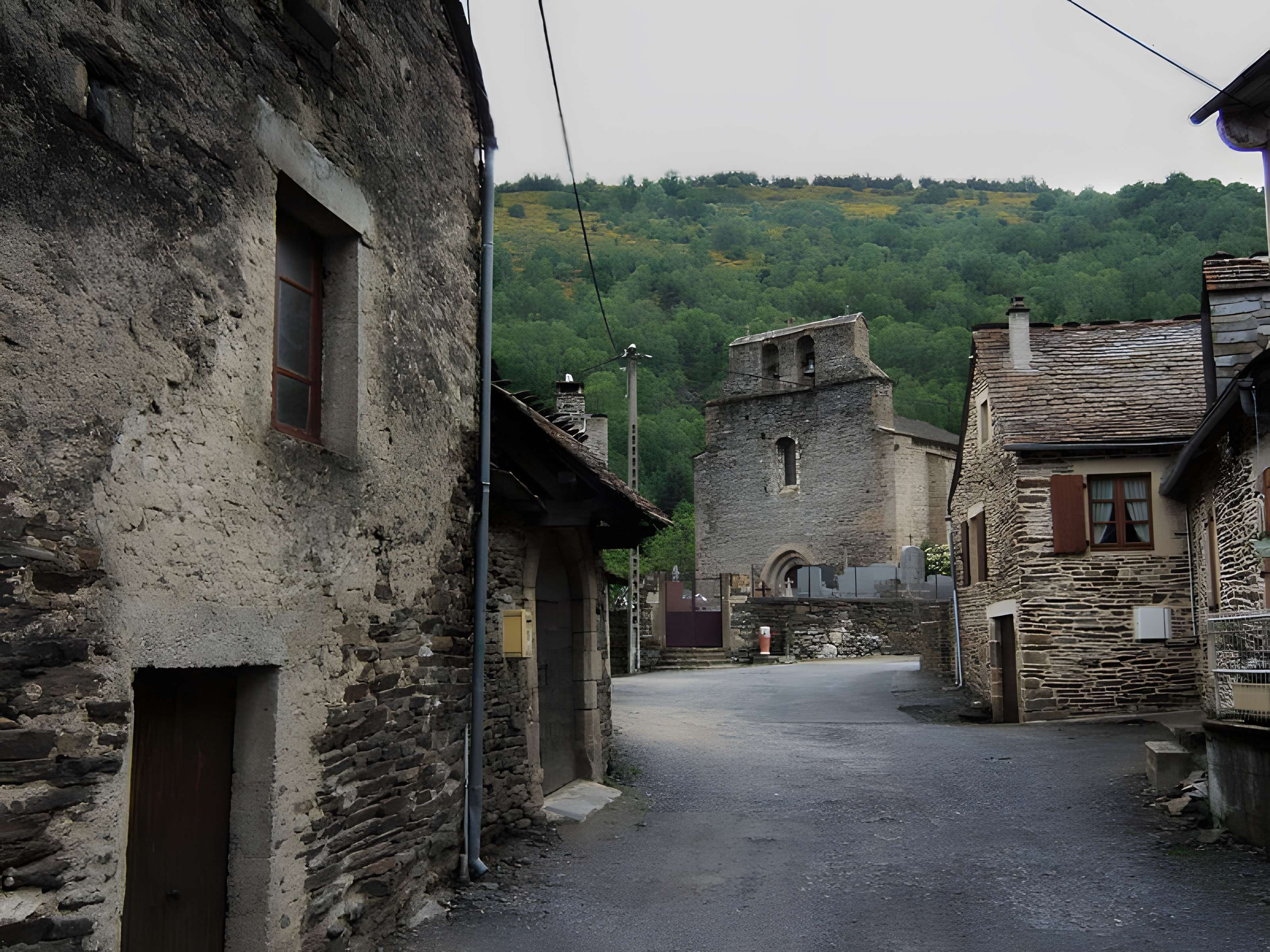 Église Saint-Julien de Saint-Julien-du-Tournel