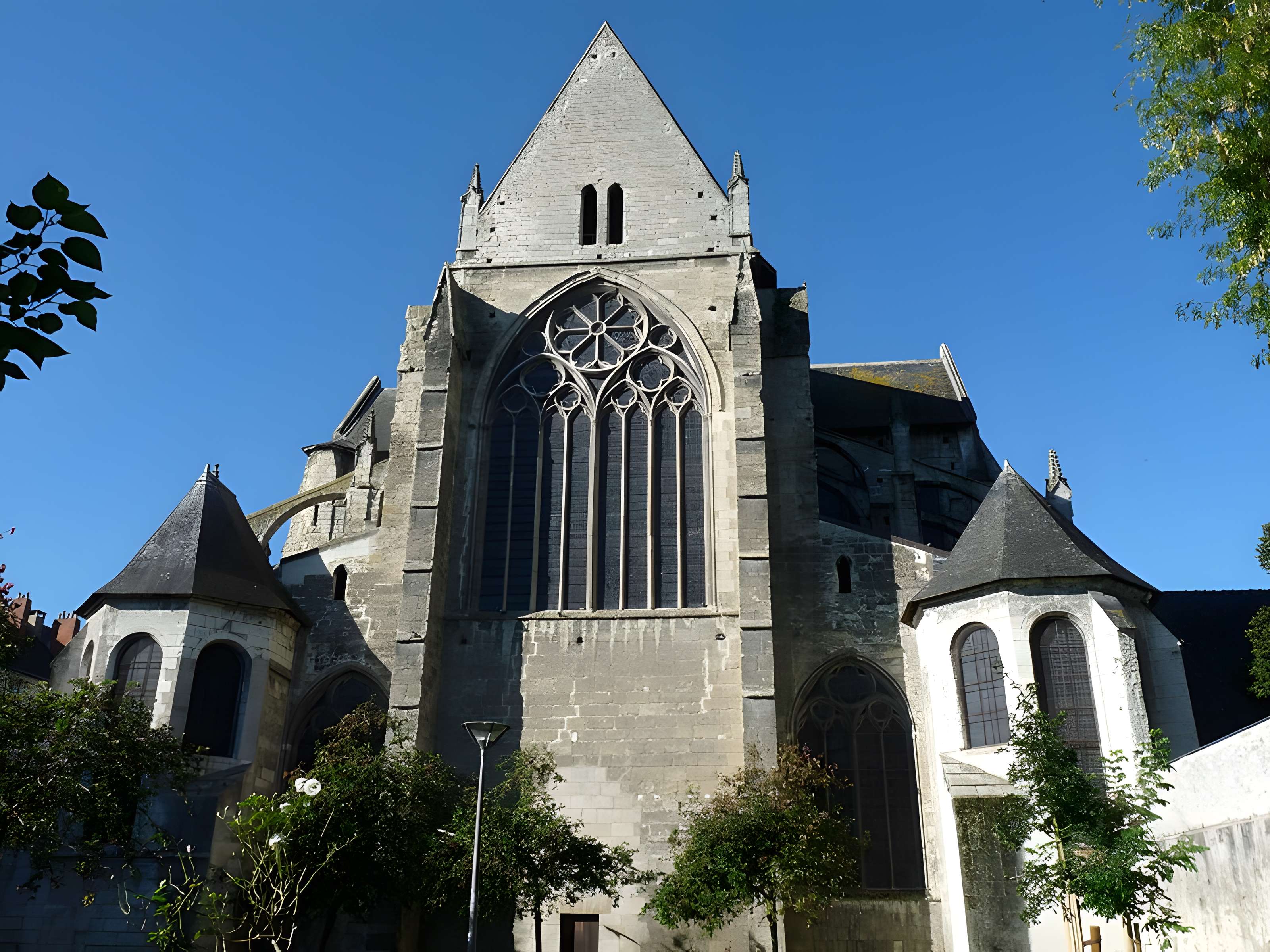 Église Saint-Julien de Tours