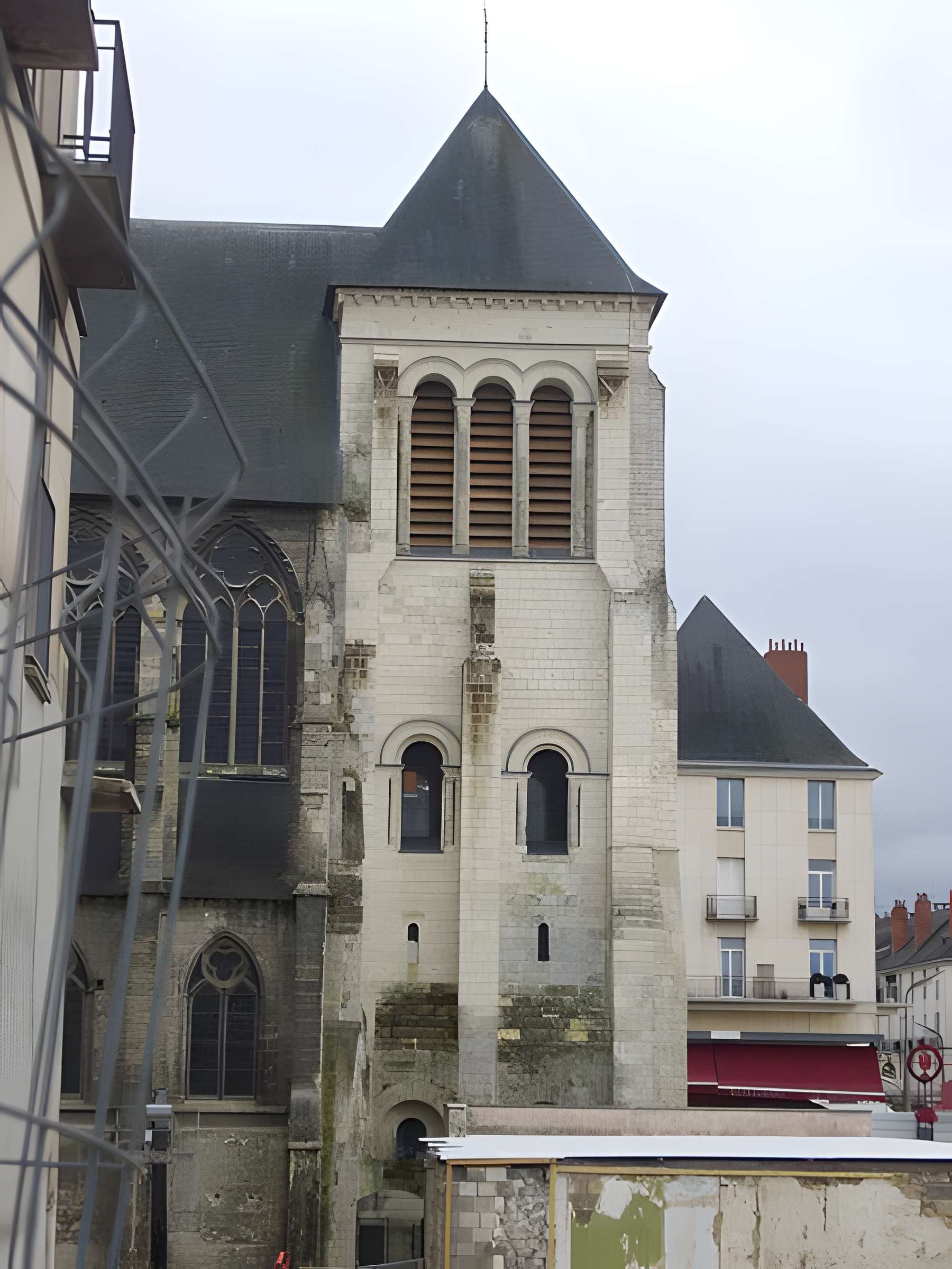 Église Saint-Julien de Tours