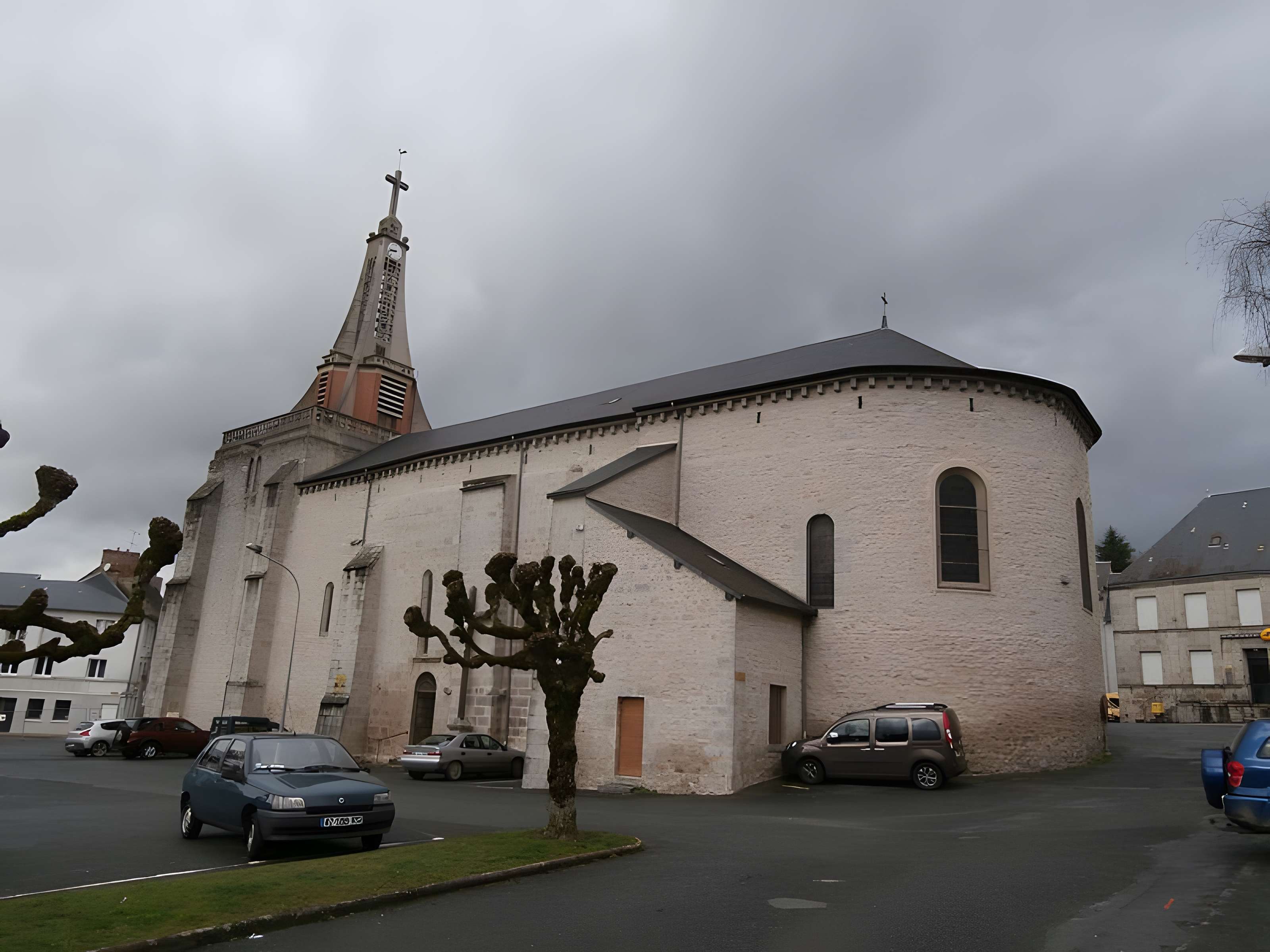 Église Saint-Julien-de-Brioude-et-Saint-Vaury de Saint-Vaury 