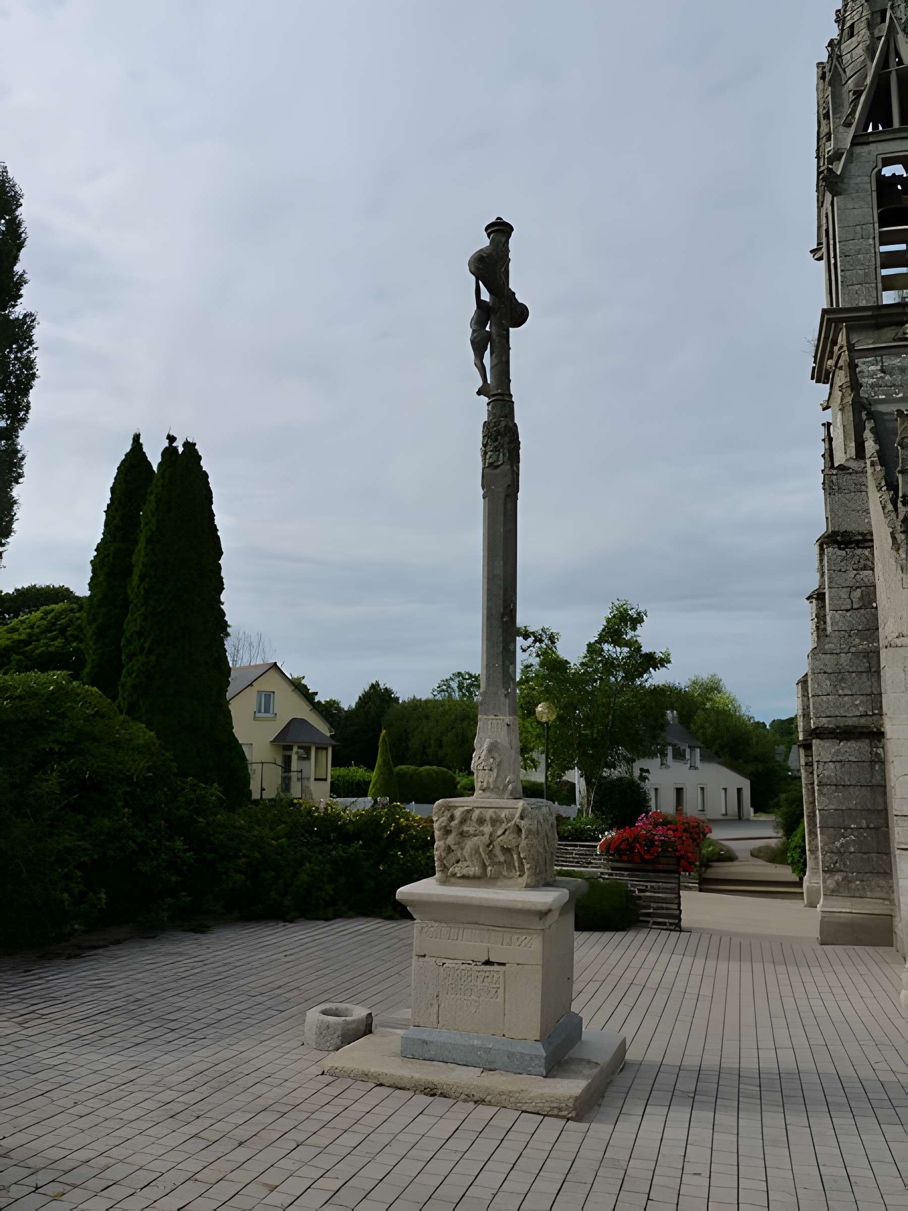 Église Saint-Juvénal du Moustoir
