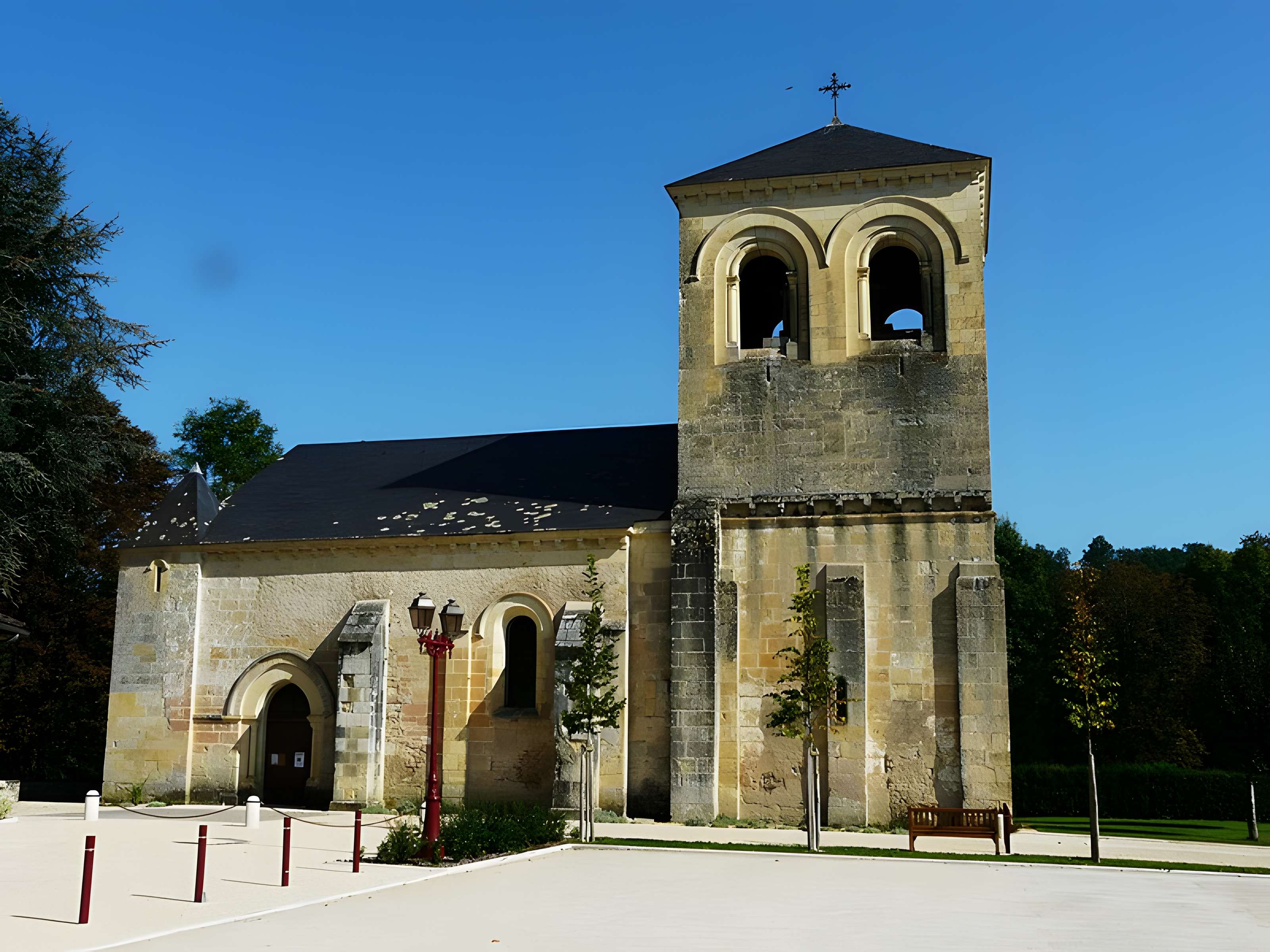 Église Saint-Laurent de Saint-Laurent-sur-Manoire