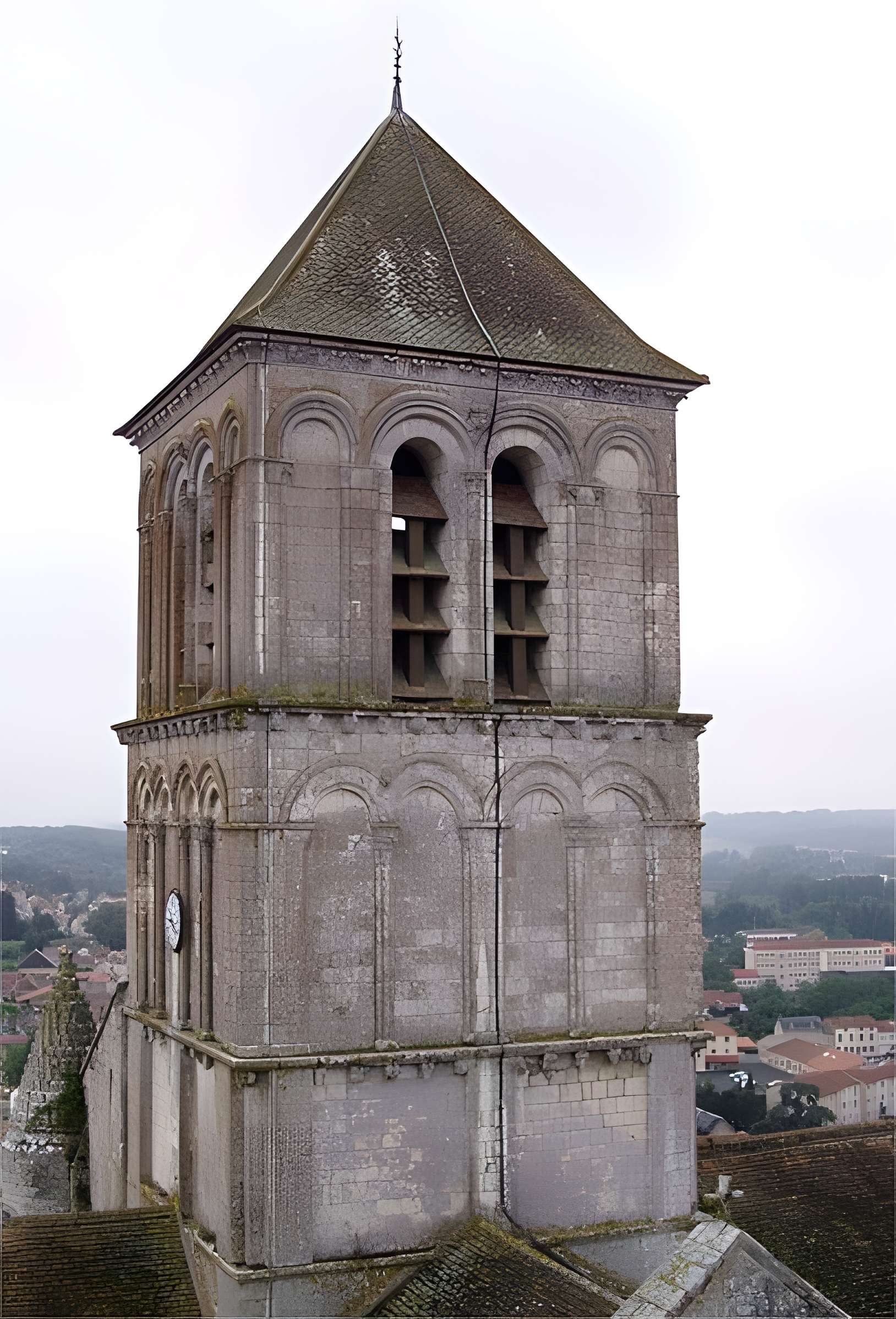 Église Saint-Pierre de Chauvigny