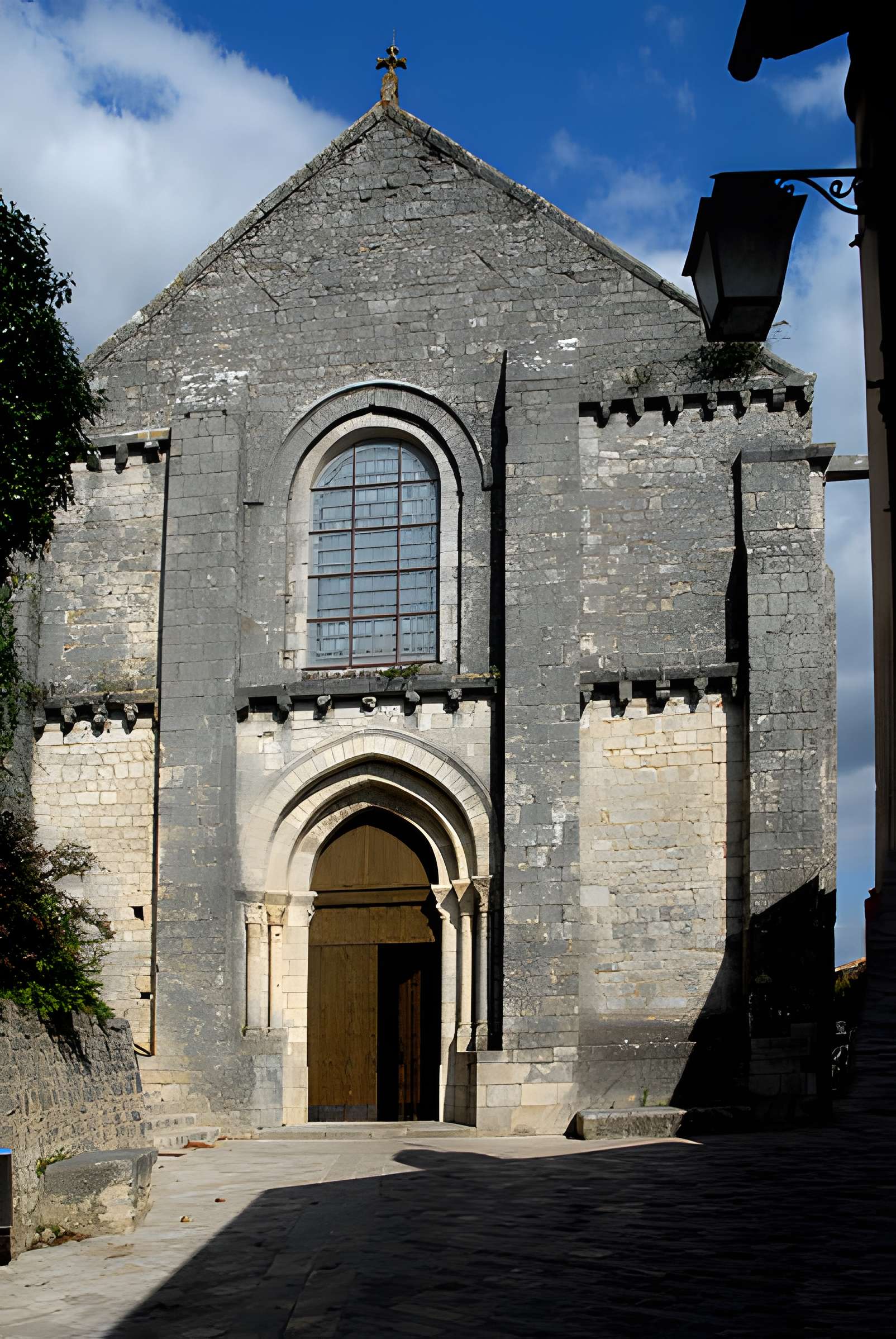 Église Saint-Pierre de Chauvigny