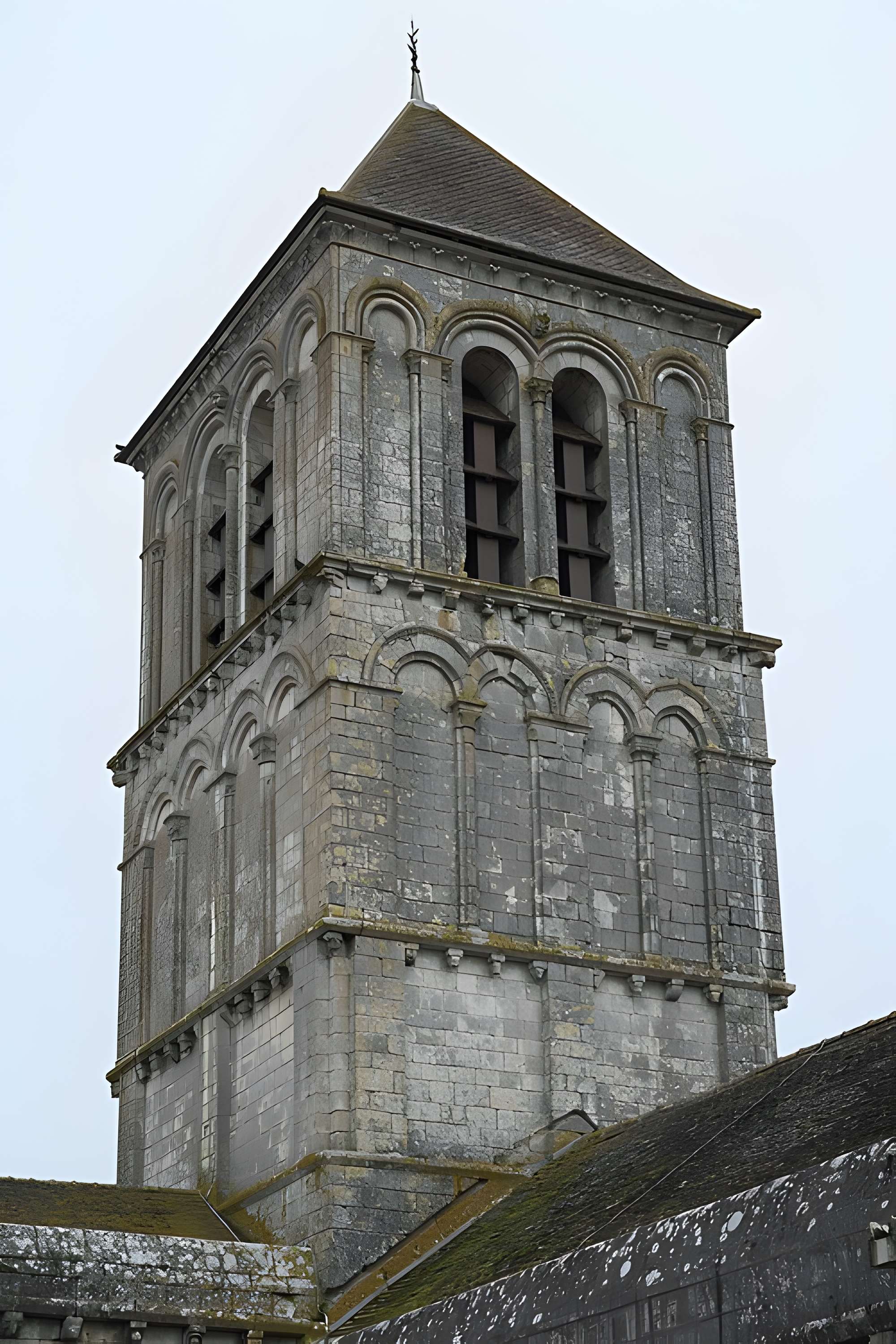 Église Saint-Pierre de Chauvigny