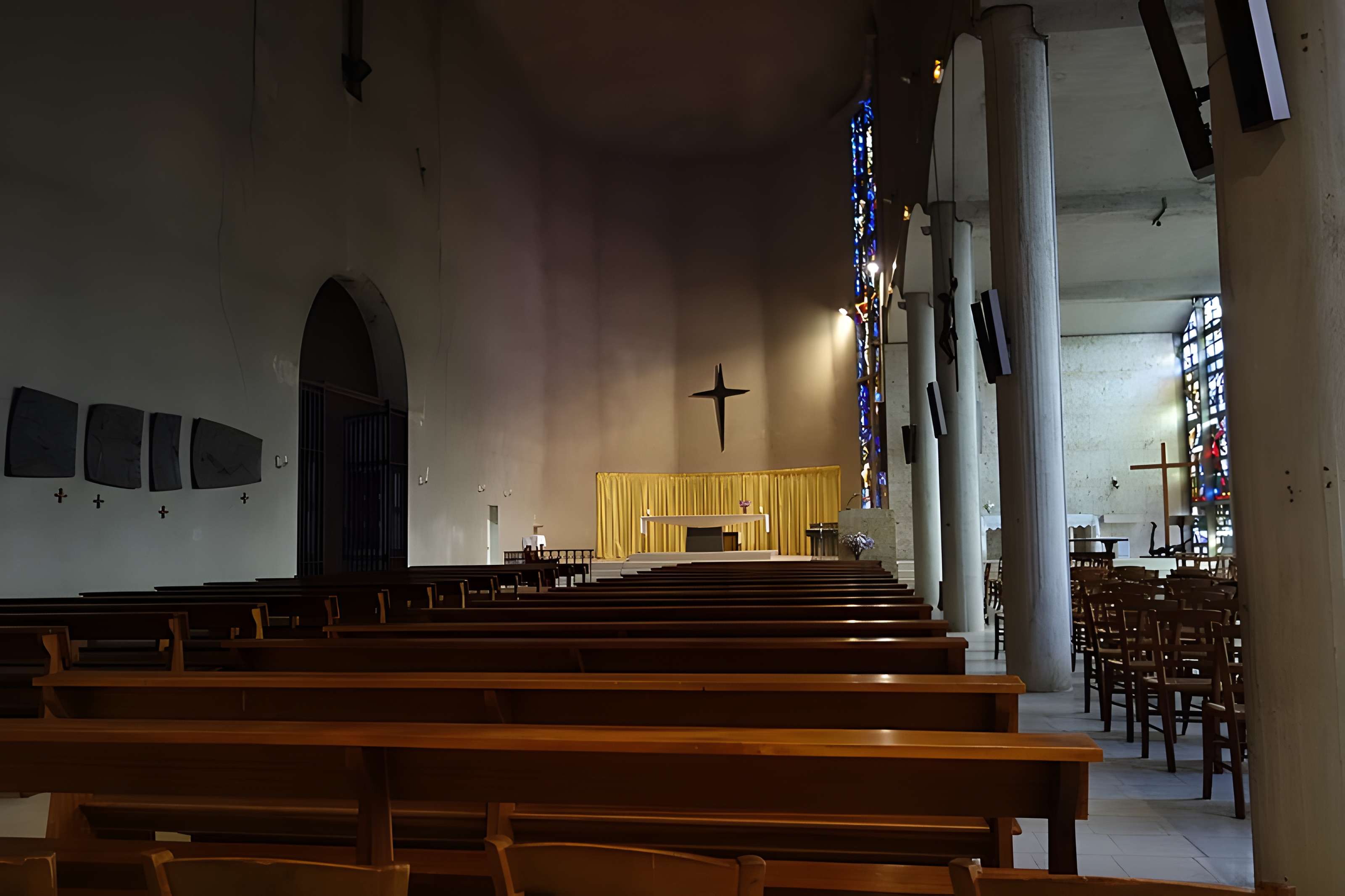 Église Saint-Lazare de Lèves