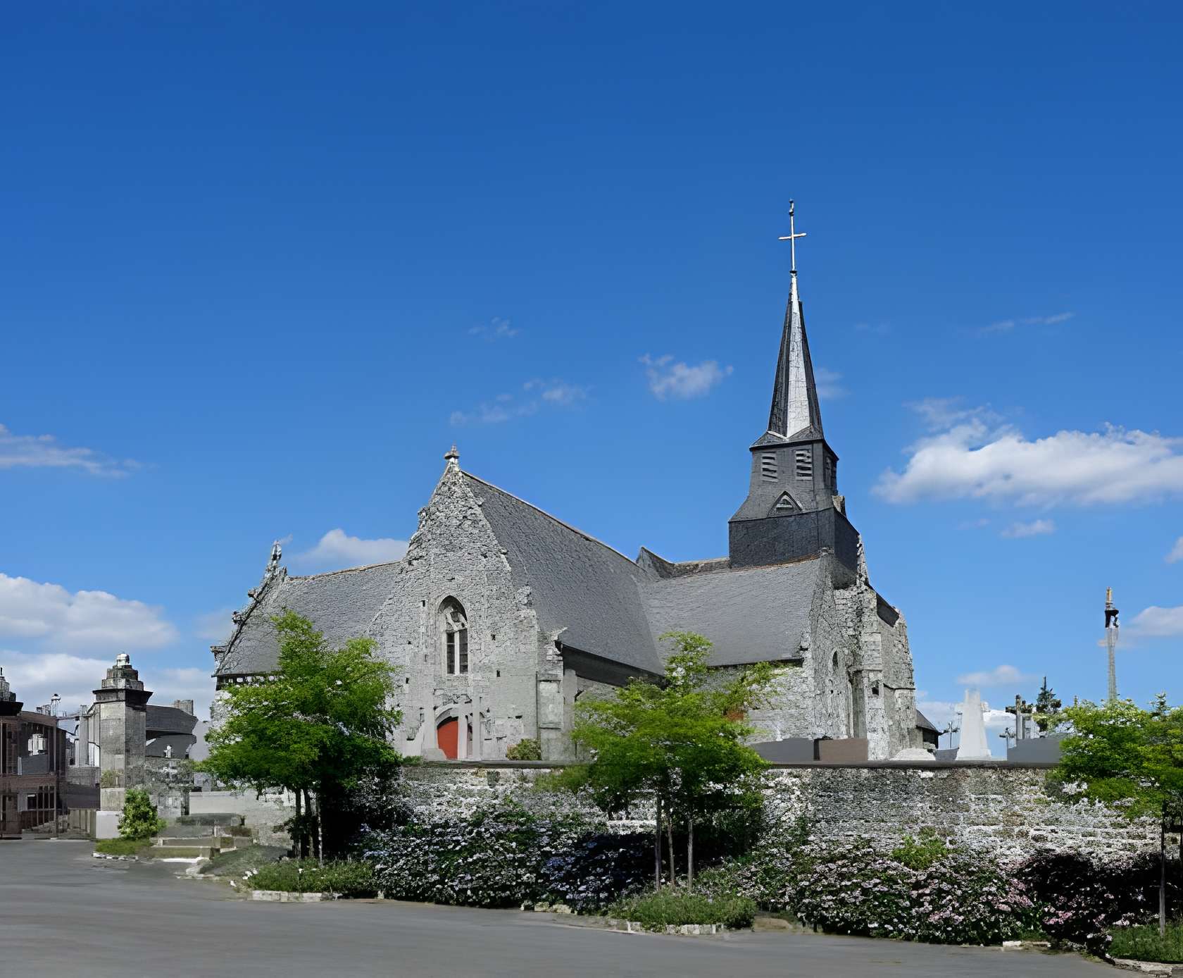 Église Saint-Léon de La Baussaine 
