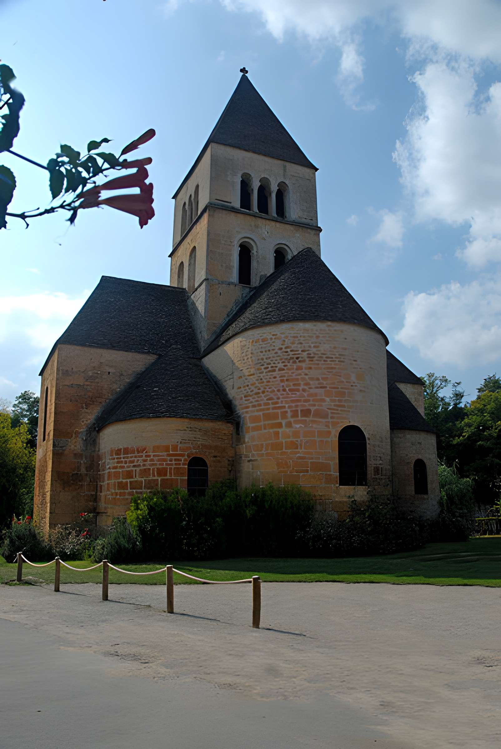 Église Saint-Léonce de Saint-Léon-sur-Vézère