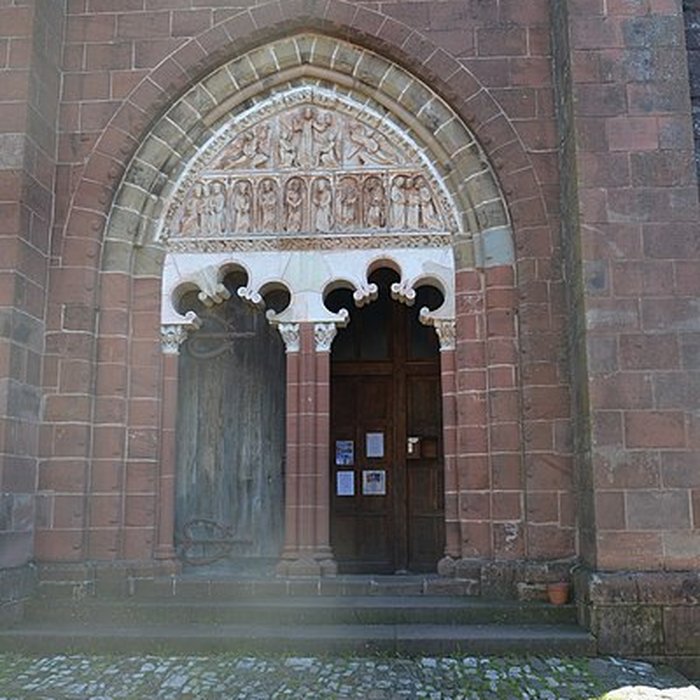 Photo de Église Saint-Pierre de Collonges-la-Rouge