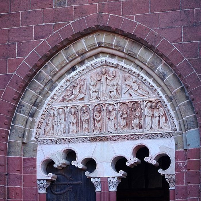 Photo de Église Saint-Pierre de Collonges-la-Rouge