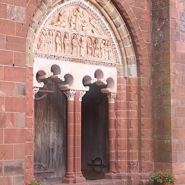 Photo de Église Saint-Pierre de Collonges-la-Rouge