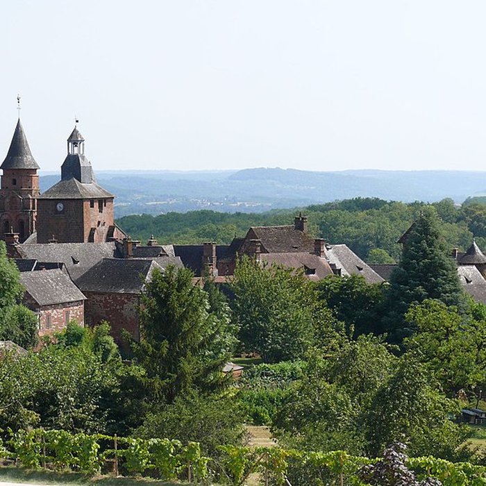 Photo de Église Saint-Pierre de Collonges-la-Rouge