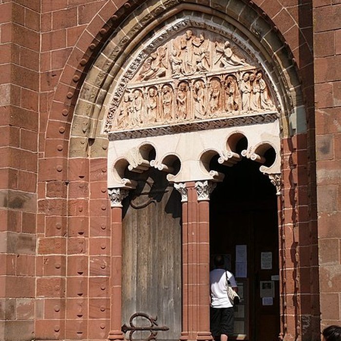 Photo de Église Saint-Pierre de Collonges-la-Rouge