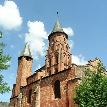 Église Saint-Pierre de Collonges-la-Rouge