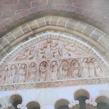 Église Saint-Pierre de Collonges-la-Rouge