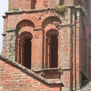 Église Saint-Pierre de Collonges-la-Rouge