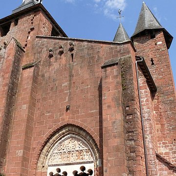 Église Saint-Pierre de Collonges-la-Rouge