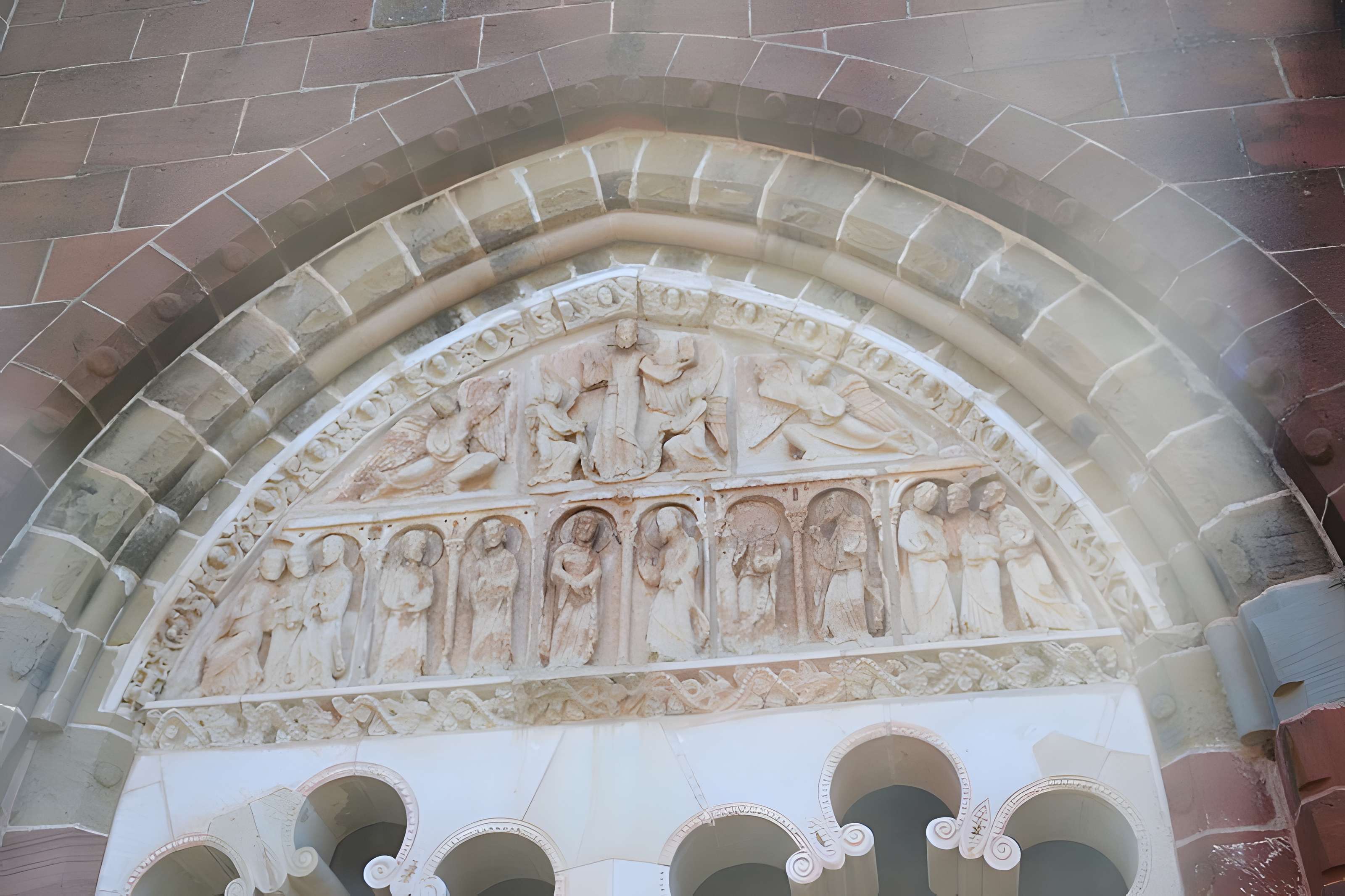 Église Saint-Pierre de Collonges-la-Rouge