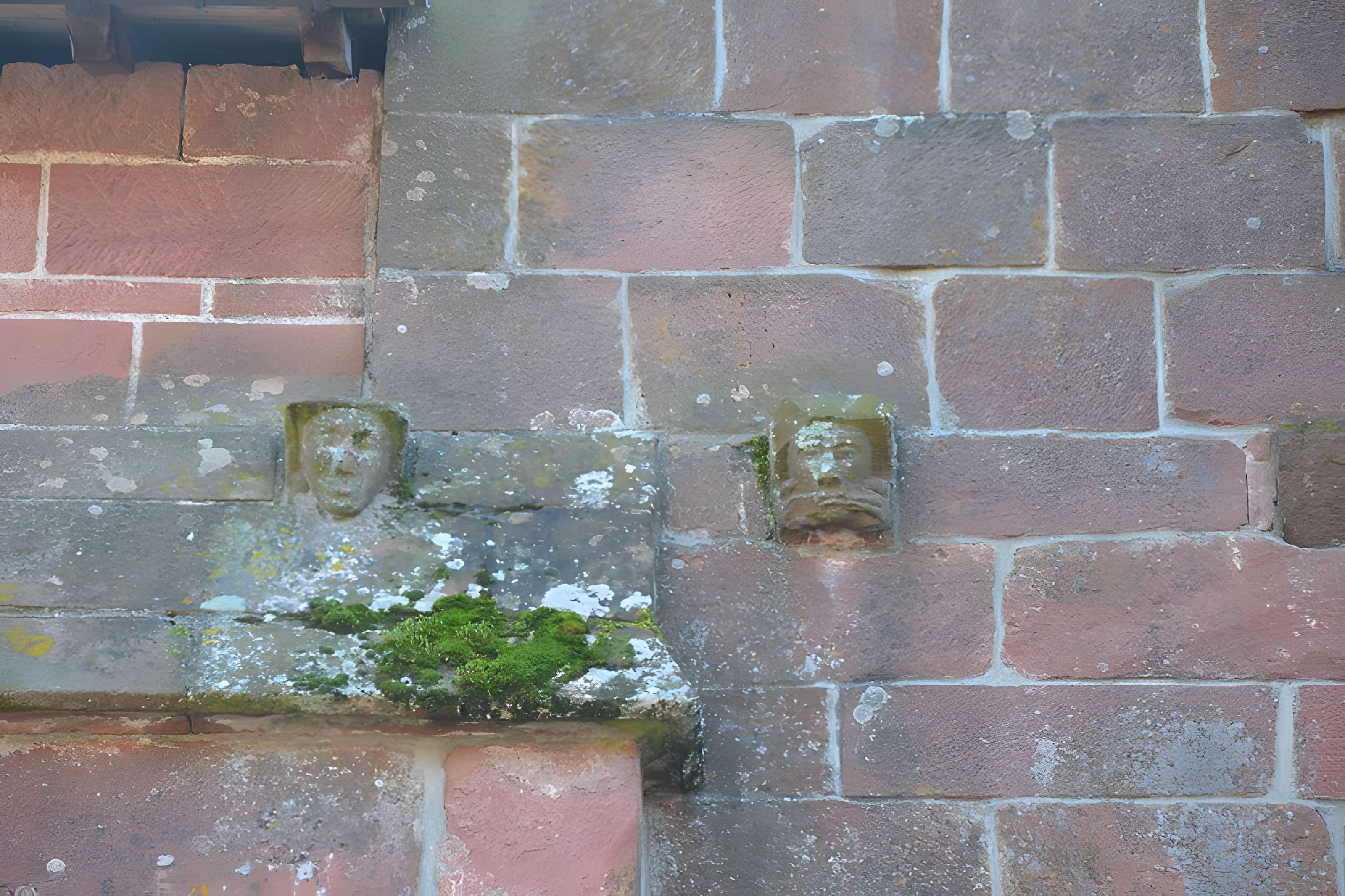 Église Saint-Pierre de Collonges-la-Rouge