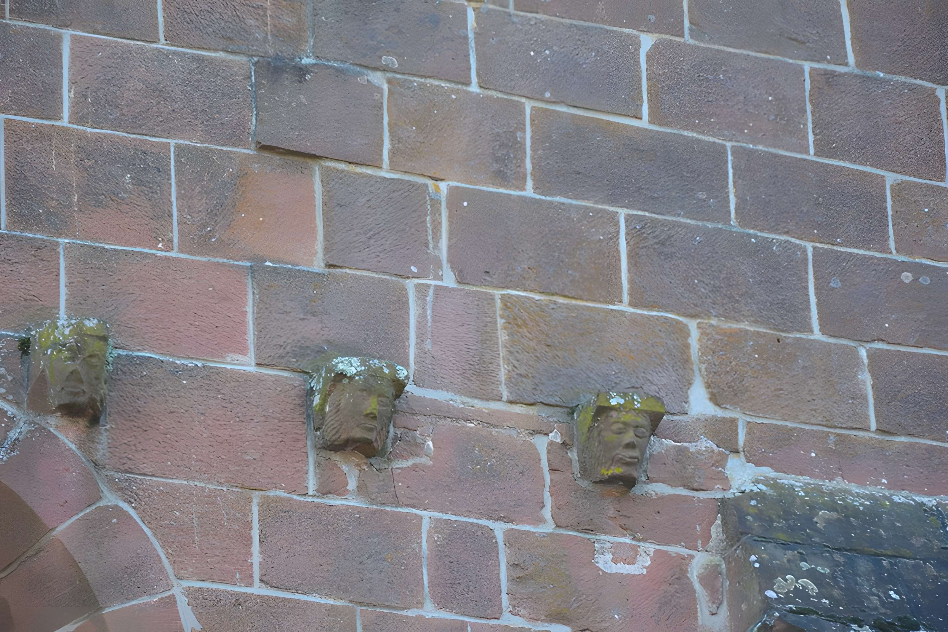 Église Saint-Pierre de Collonges-la-Rouge
