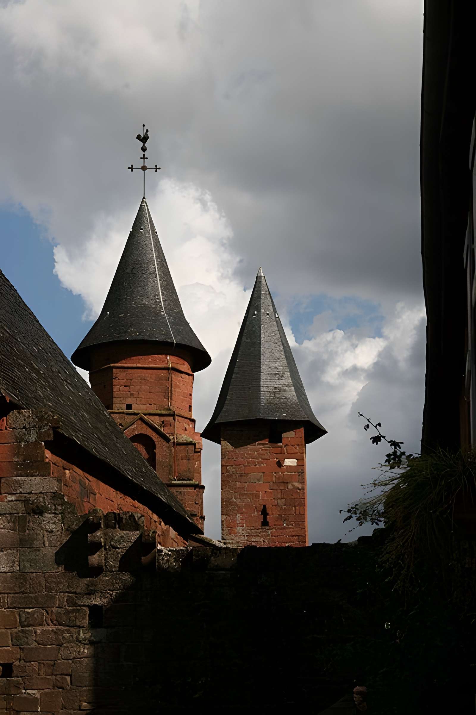 Église Saint-Pierre de Collonges-la-Rouge