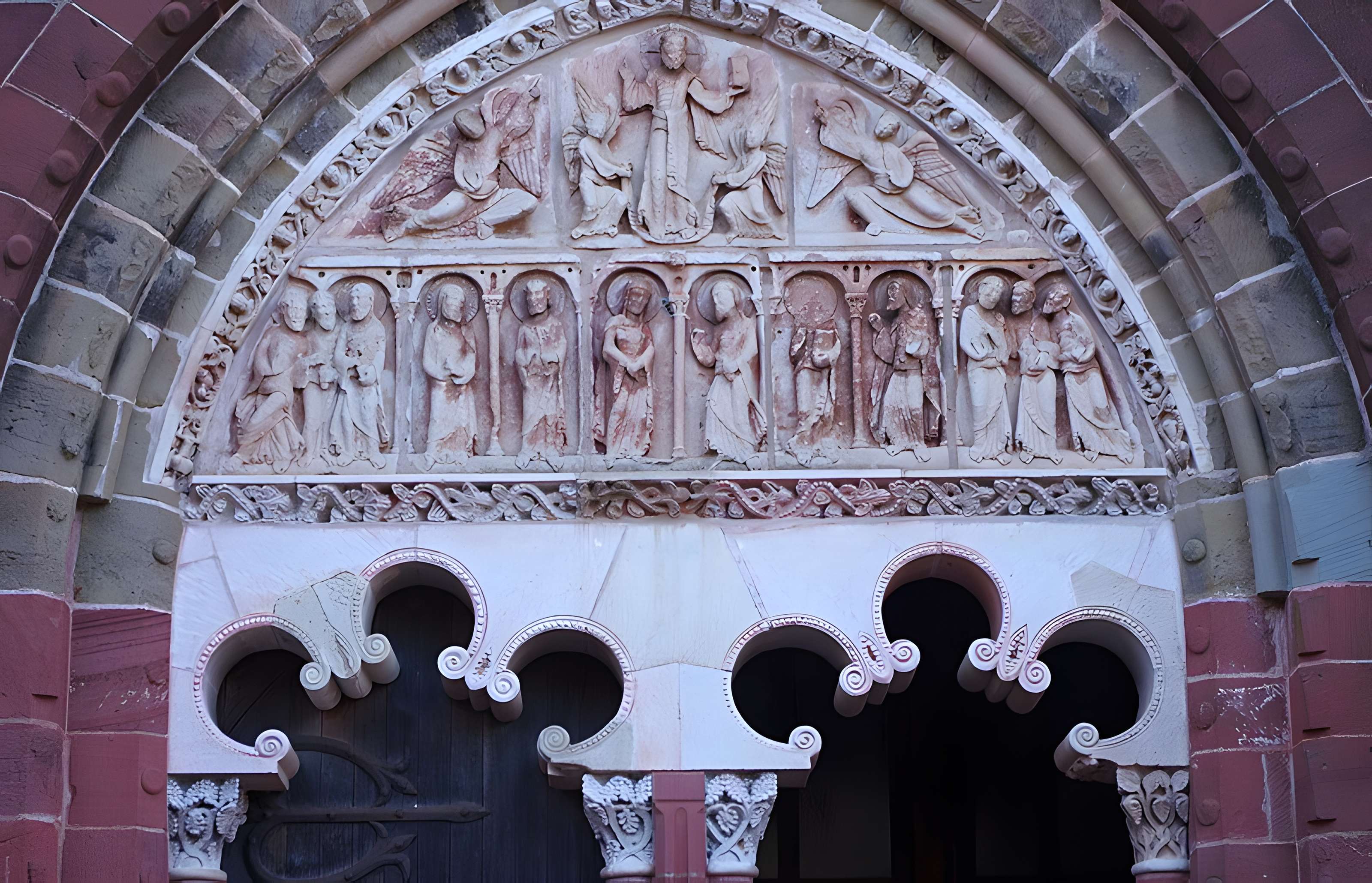 Église Saint-Pierre de Collonges-la-Rouge