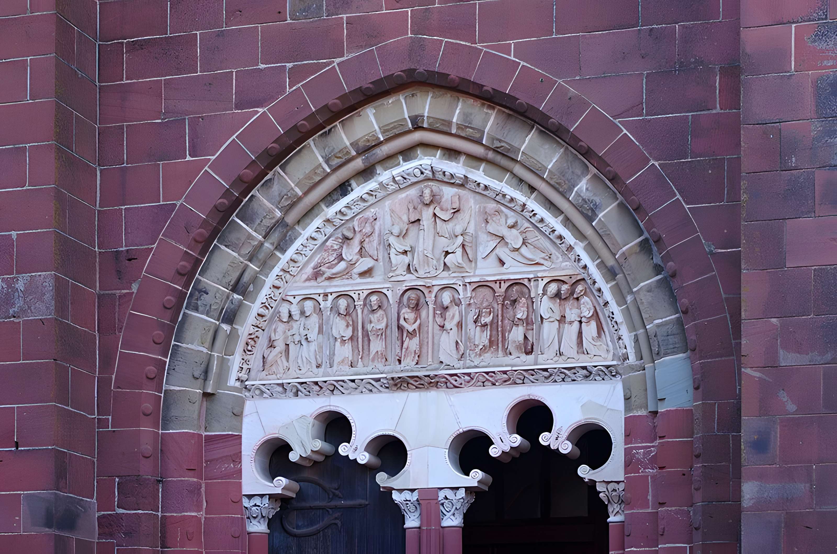 Église Saint-Pierre de Collonges-la-Rouge