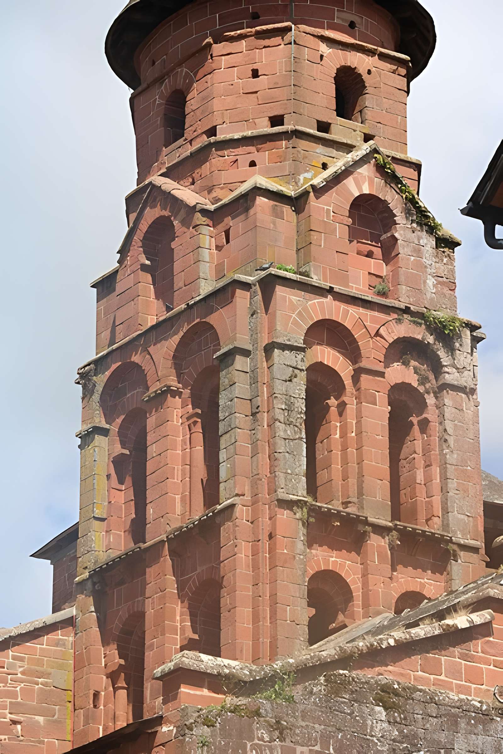 Église Saint-Pierre de Collonges-la-Rouge