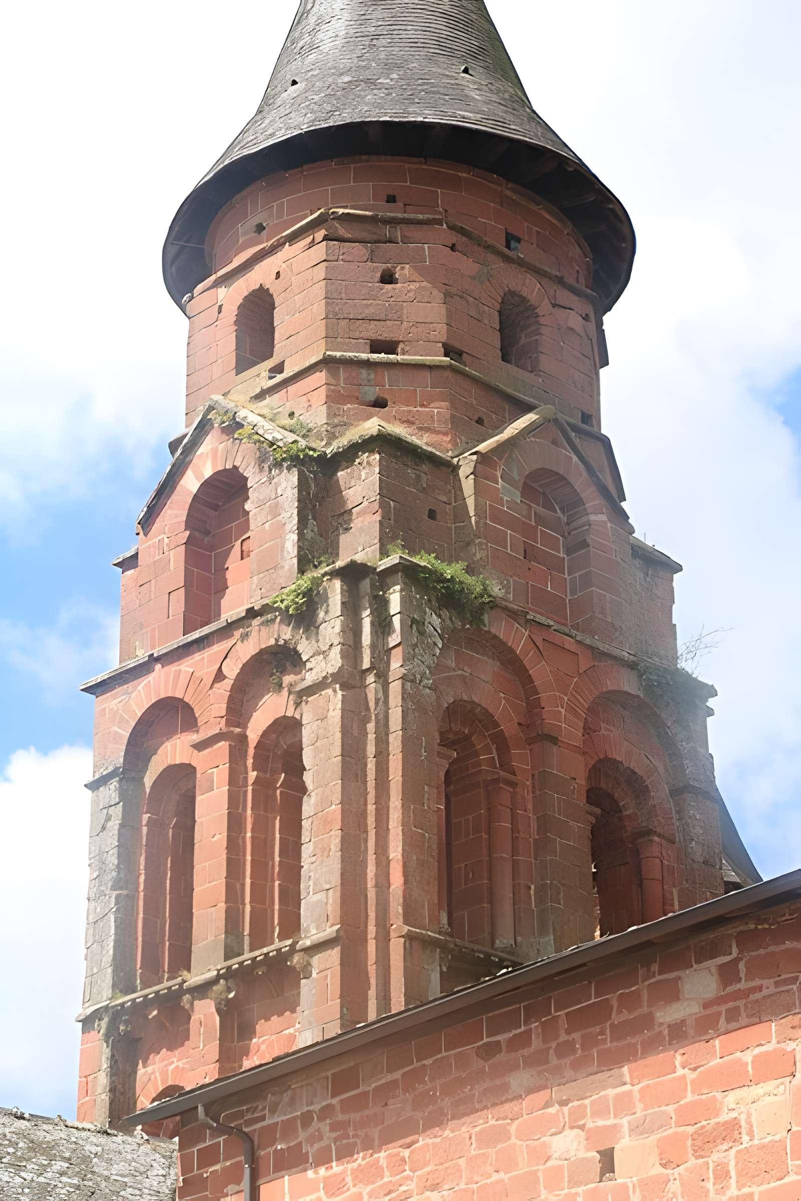 Église Saint-Pierre de Collonges-la-Rouge