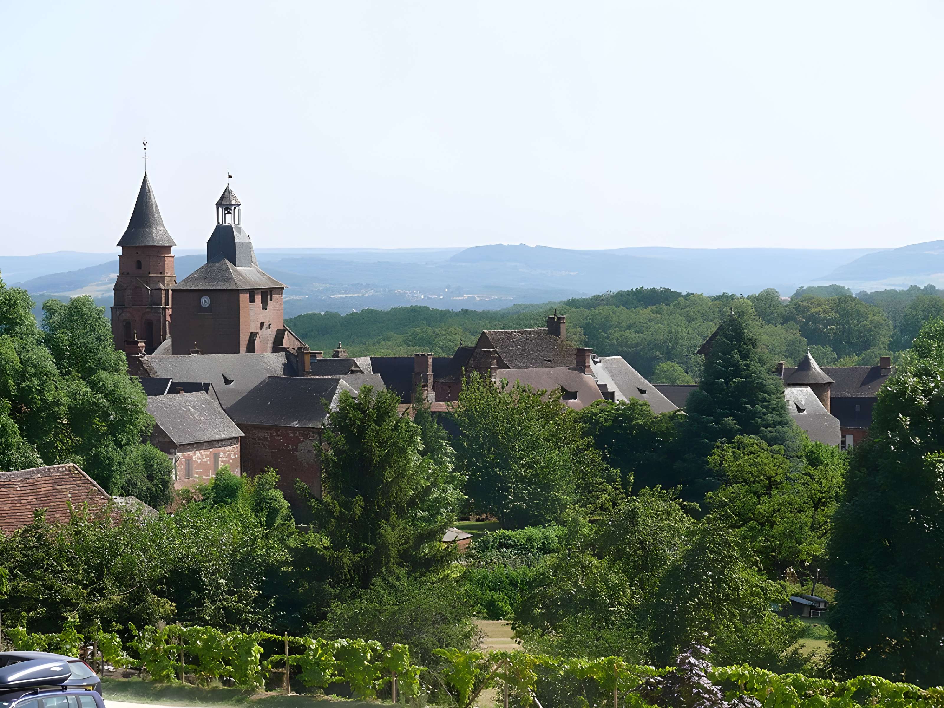 Église Saint-Pierre de Collonges-la-Rouge