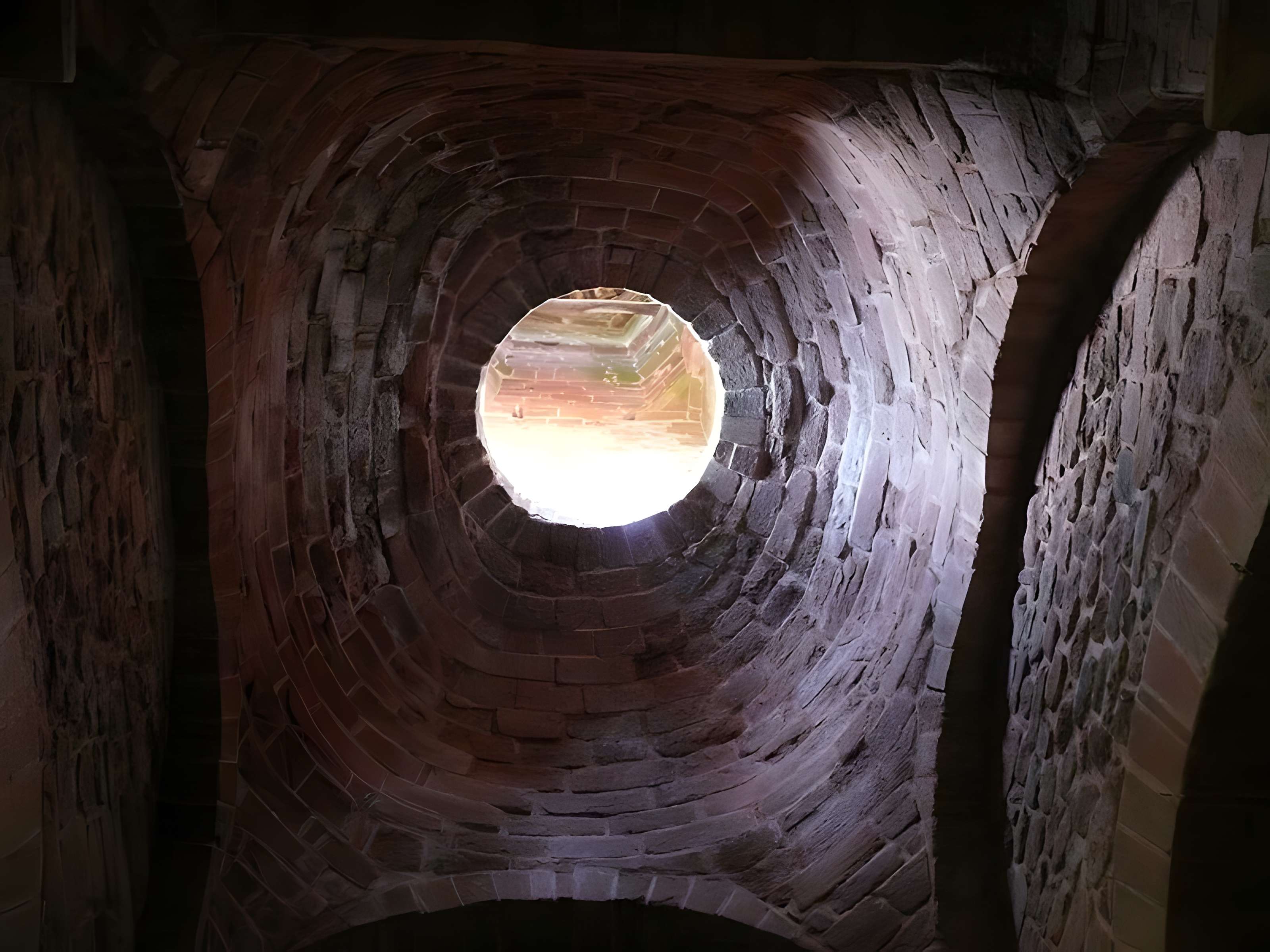 Église Saint-Pierre de Collonges-la-Rouge