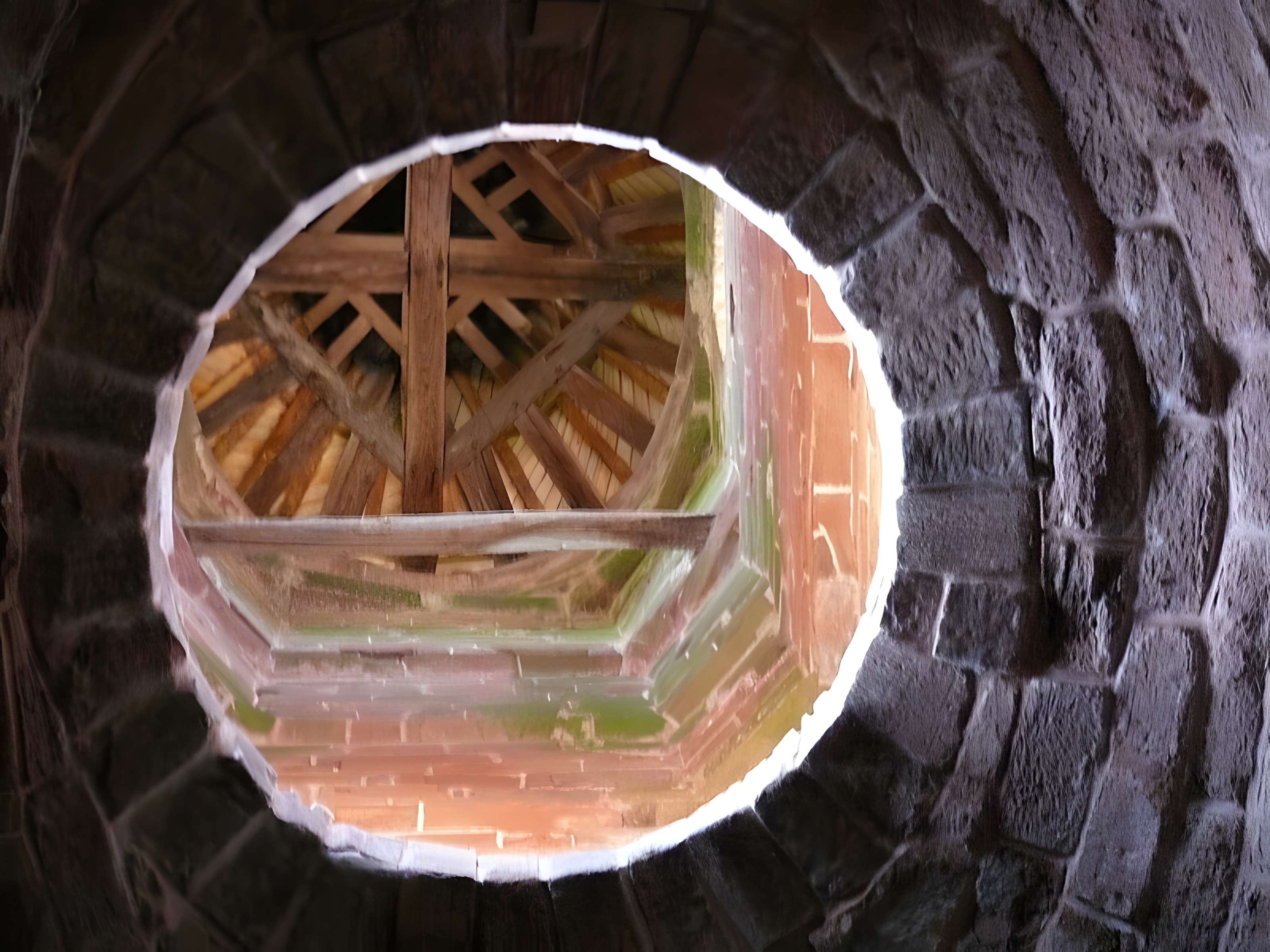 Église Saint-Pierre de Collonges-la-Rouge