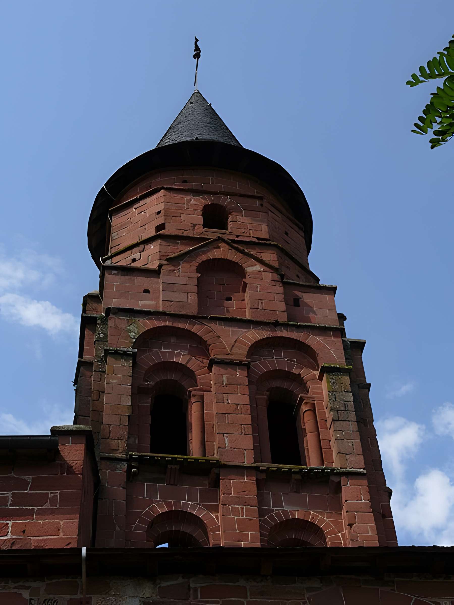 Église Saint-Pierre de Collonges-la-Rouge