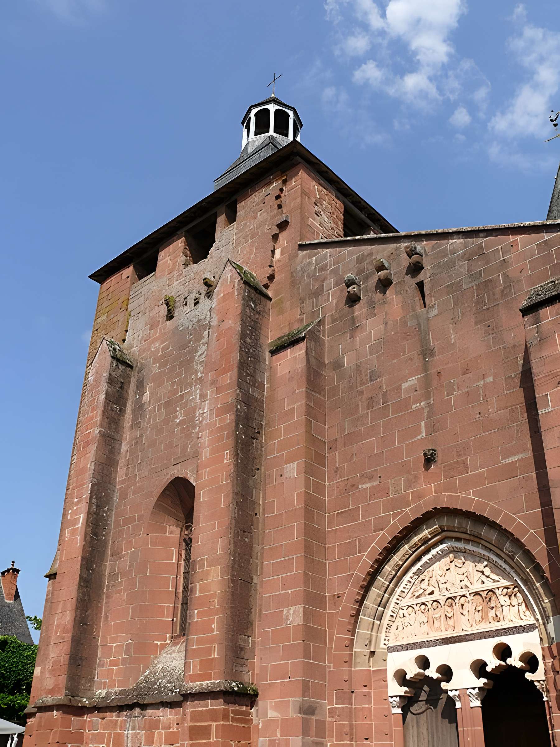 Église Saint-Pierre de Collonges-la-Rouge