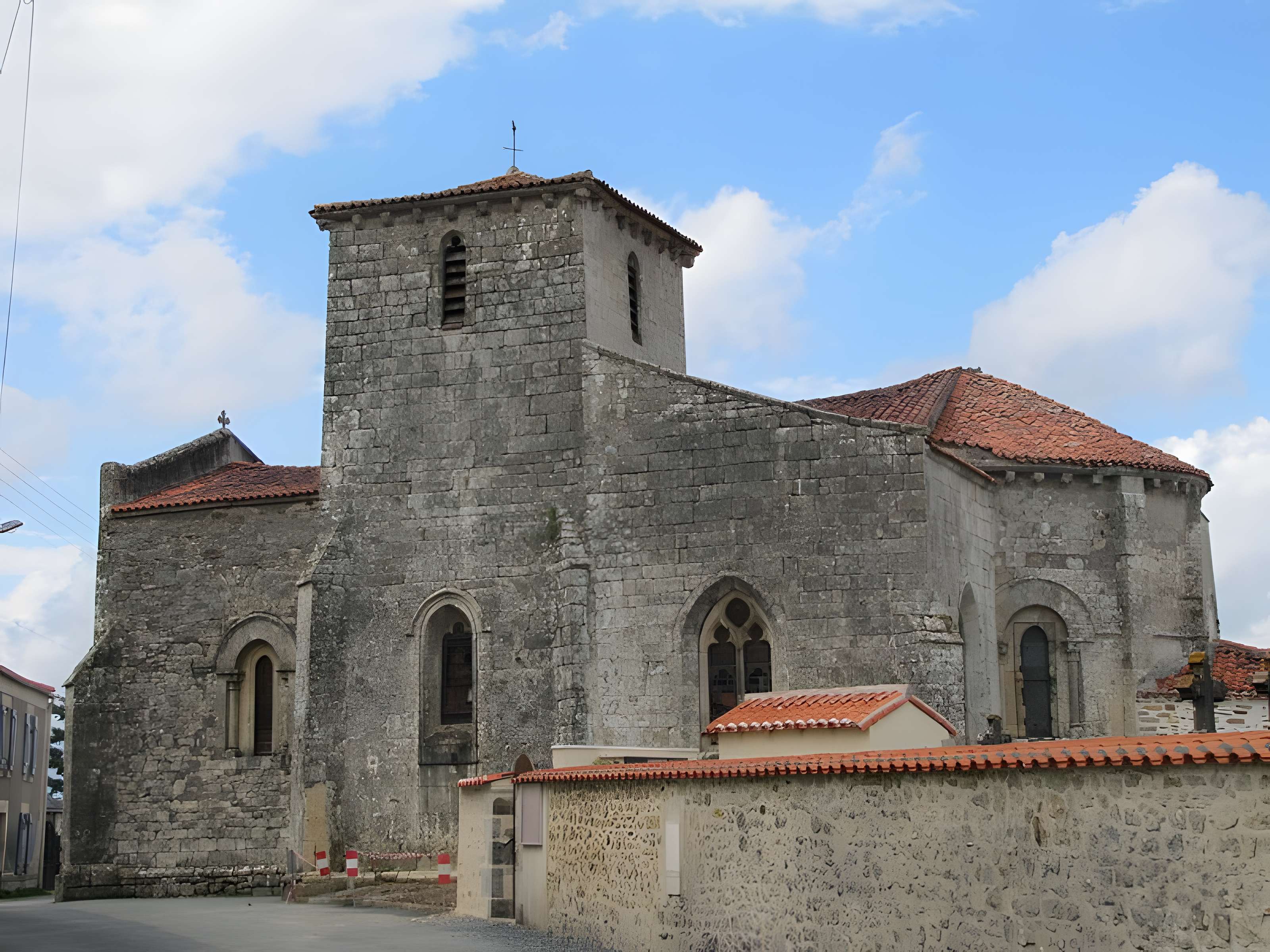 Église Saint-Loup de Puy-de-Serre 
